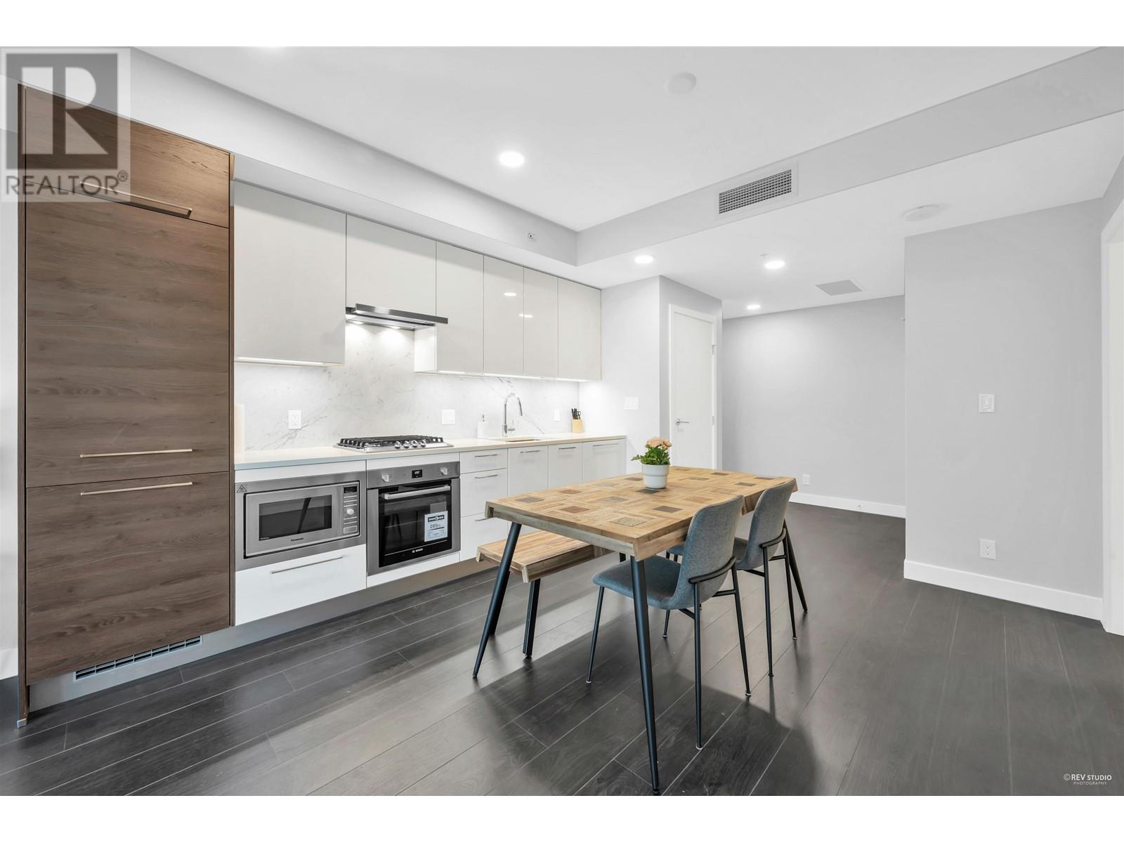 Listing Picture 9 of 25 : 3604 4458 BERESFORD STREET, Burnaby / 本拿比 - 魯藝地產 Yvonne Lu Group - MLS Medallion Club Member