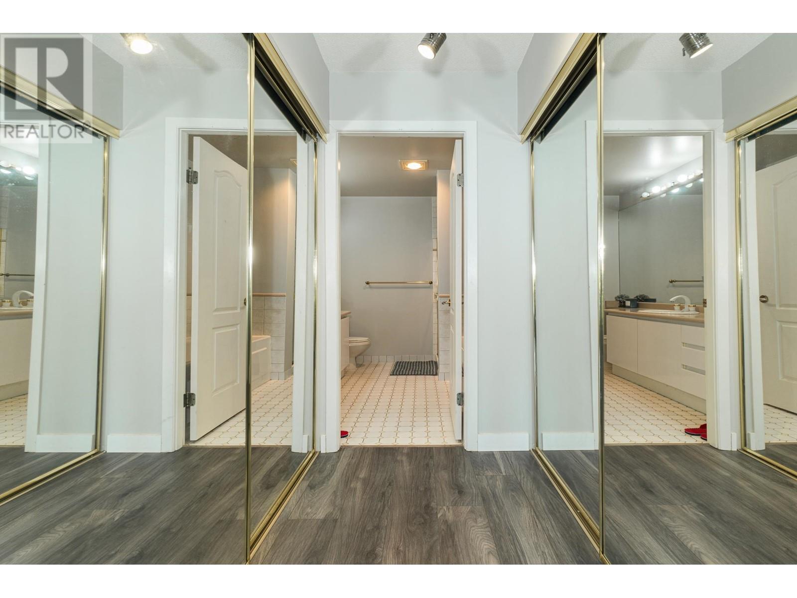 Listing Picture 14 of 23 : 2201 6888 STATION HILL DRIVE, Burnaby / 本拿比 - 魯藝地產 Yvonne Lu Group - MLS Medallion Club Member