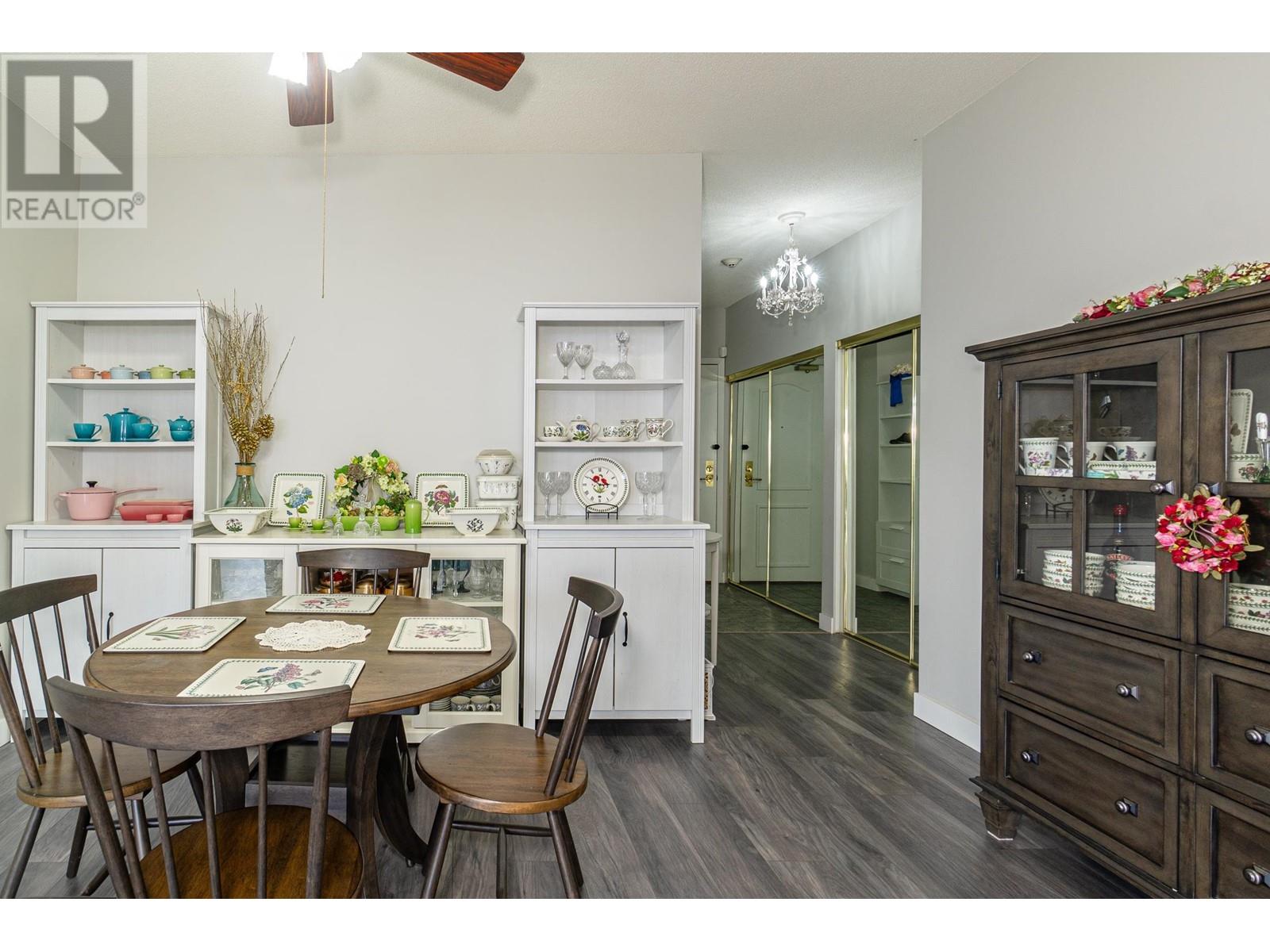 Listing Picture 6 of 23 : 2201 6888 STATION HILL DRIVE, Burnaby / 本拿比 - 魯藝地產 Yvonne Lu Group - MLS Medallion Club Member