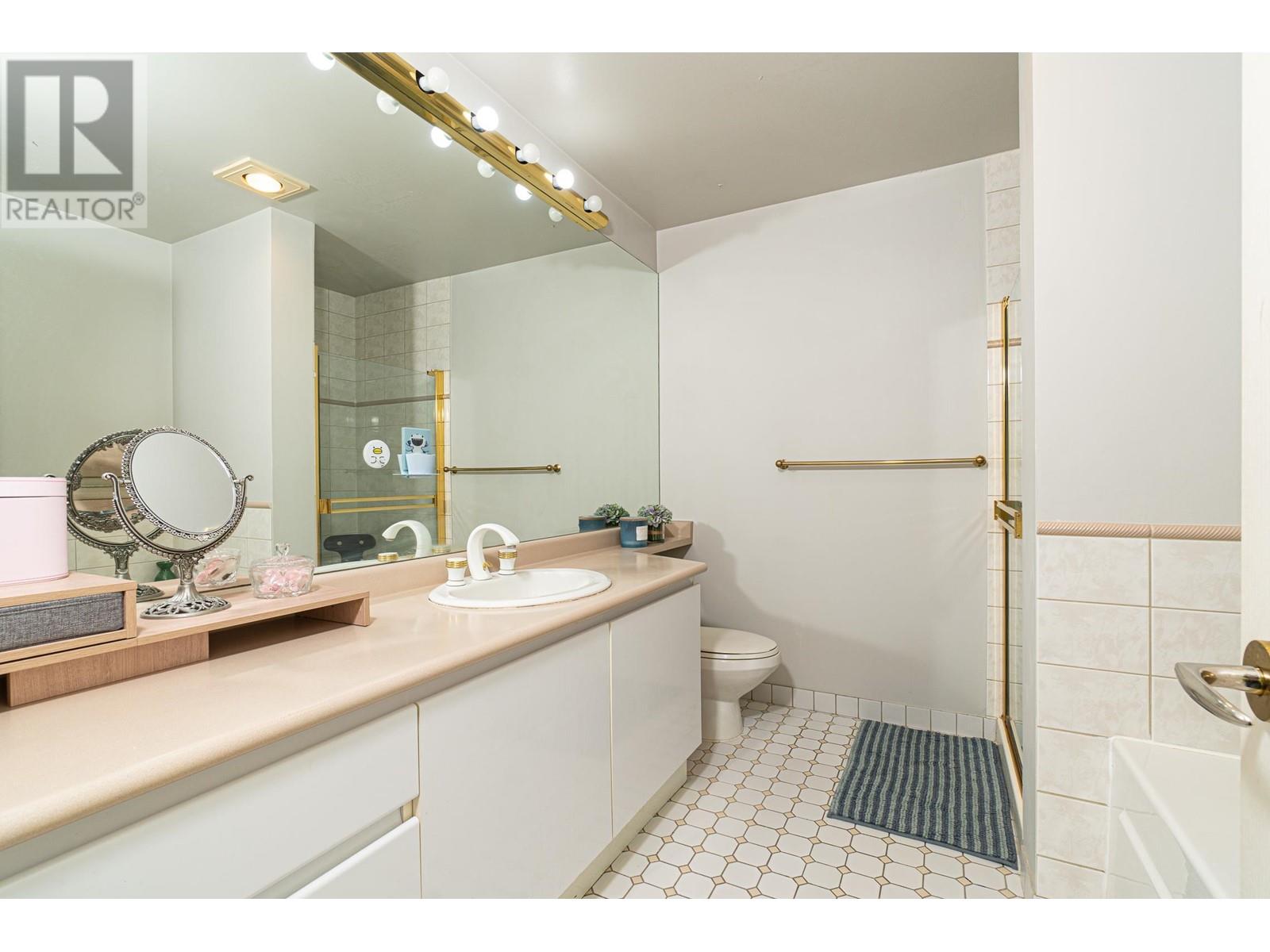 Listing Picture 15 of 23 : 2201 6888 STATION HILL DRIVE, Burnaby / 本拿比 - 魯藝地產 Yvonne Lu Group - MLS Medallion Club Member