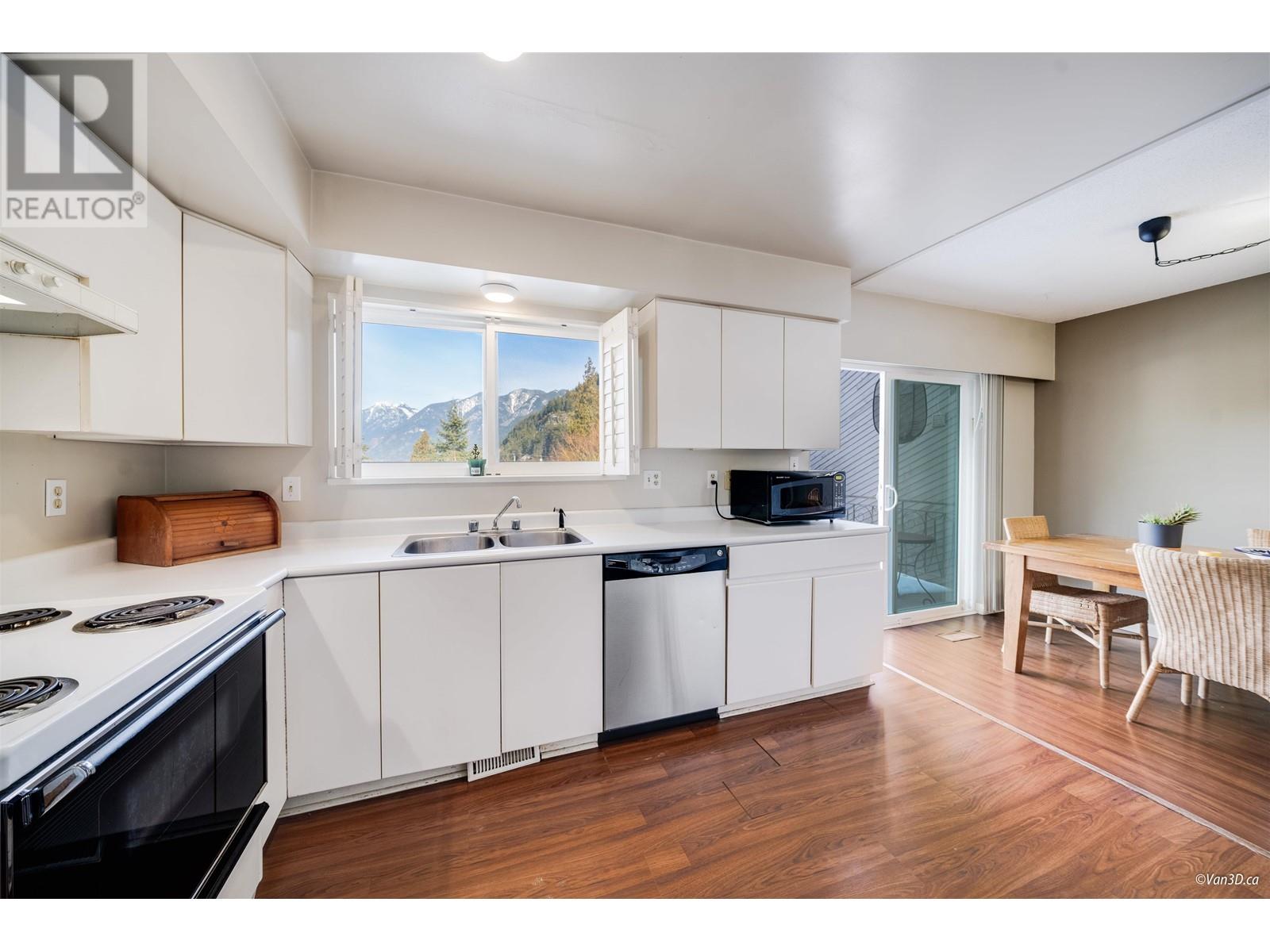 6387 Chatham Street, West Vancouver, British Columbia  V7W 2E1 - Photo 15 - R2968031