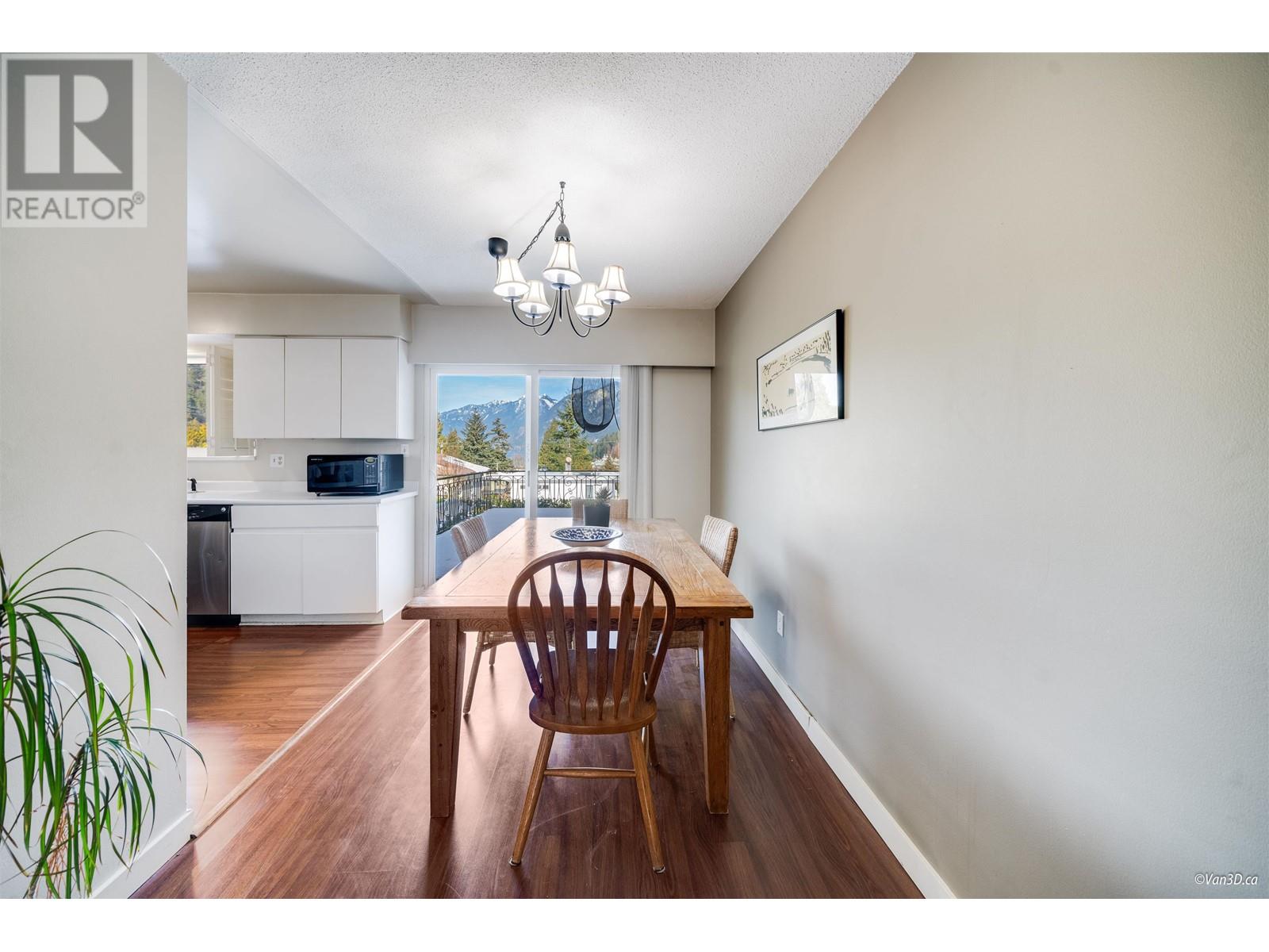 6387 Chatham Street, West Vancouver, British Columbia  V7W 2E1 - Photo 12 - R2968031