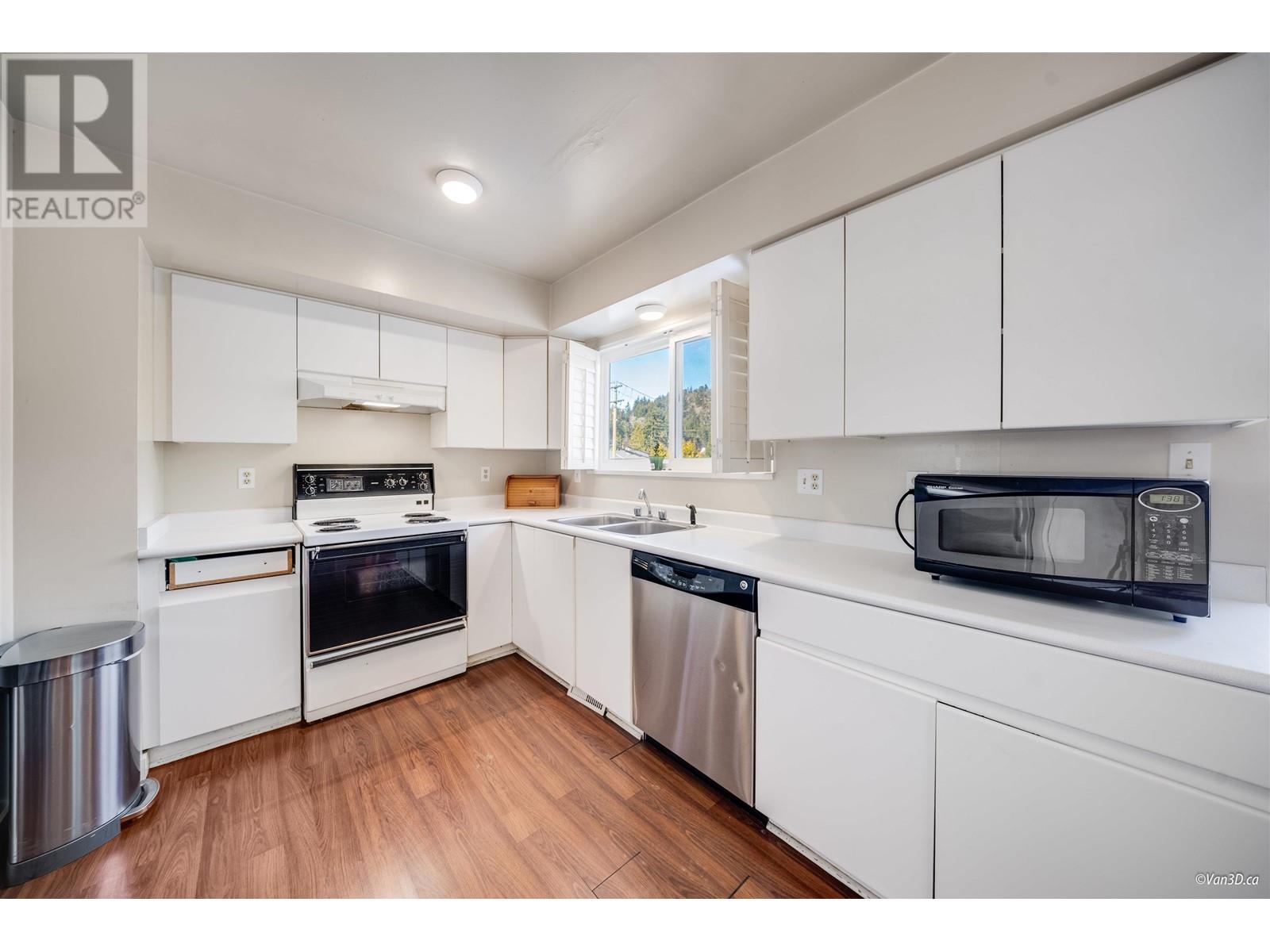 6387 Chatham Street, West Vancouver, British Columbia  V7W 2E1 - Photo 14 - R2968031