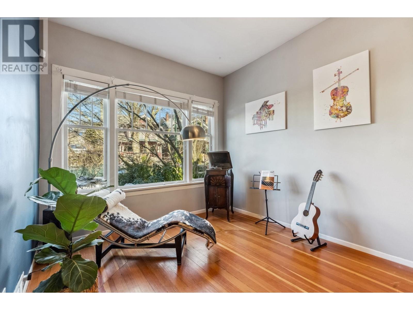 Listing Picture 22 of 37 : 2656-2658 W 3RD AVENUE, Vancouver / 溫哥華 - 魯藝地產 Yvonne Lu Group - MLS Medallion Club Member