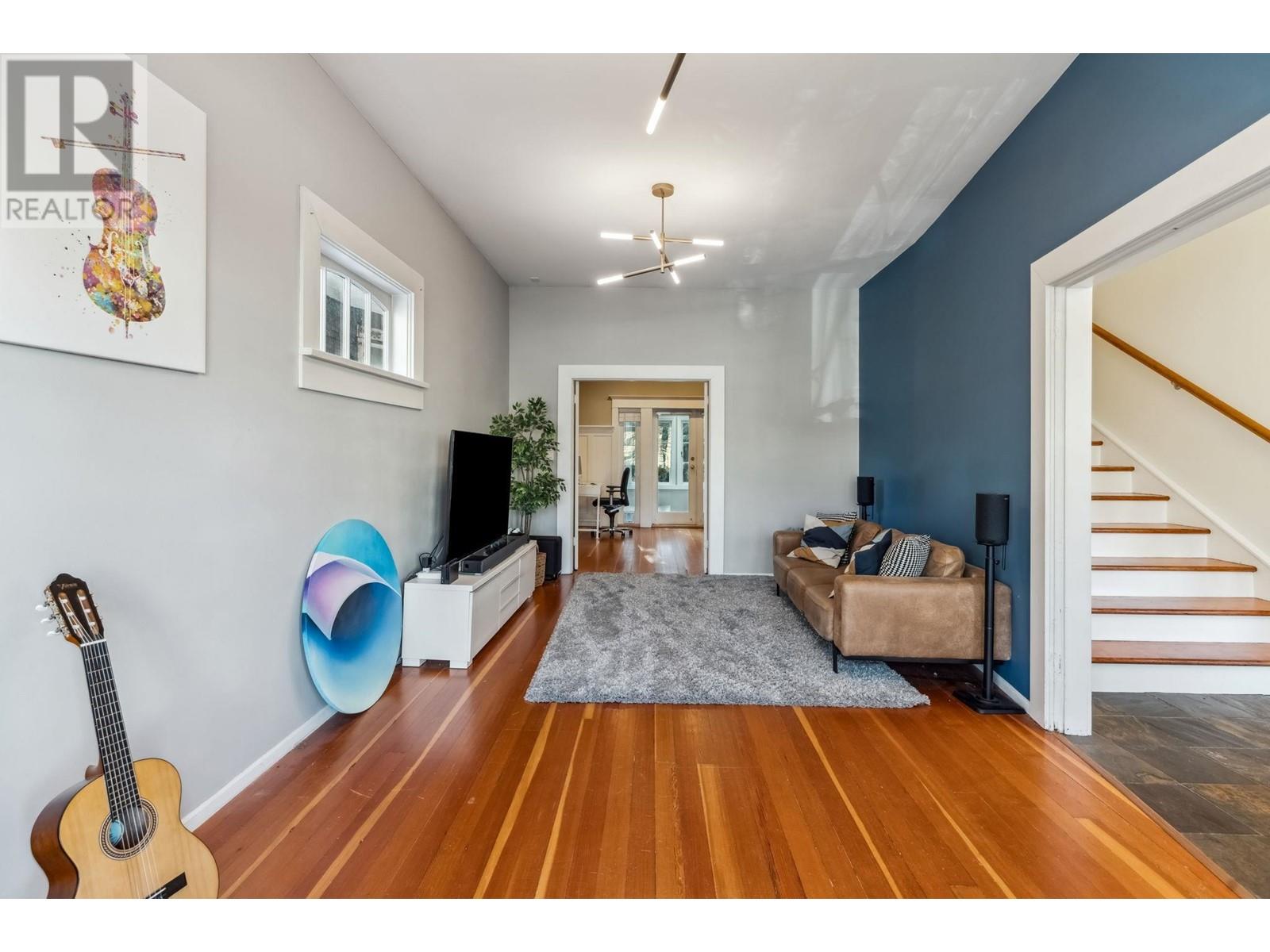 Listing Picture 21 of 37 : 2656-2658 W 3RD AVENUE, Vancouver / 溫哥華 - 魯藝地產 Yvonne Lu Group - MLS Medallion Club Member