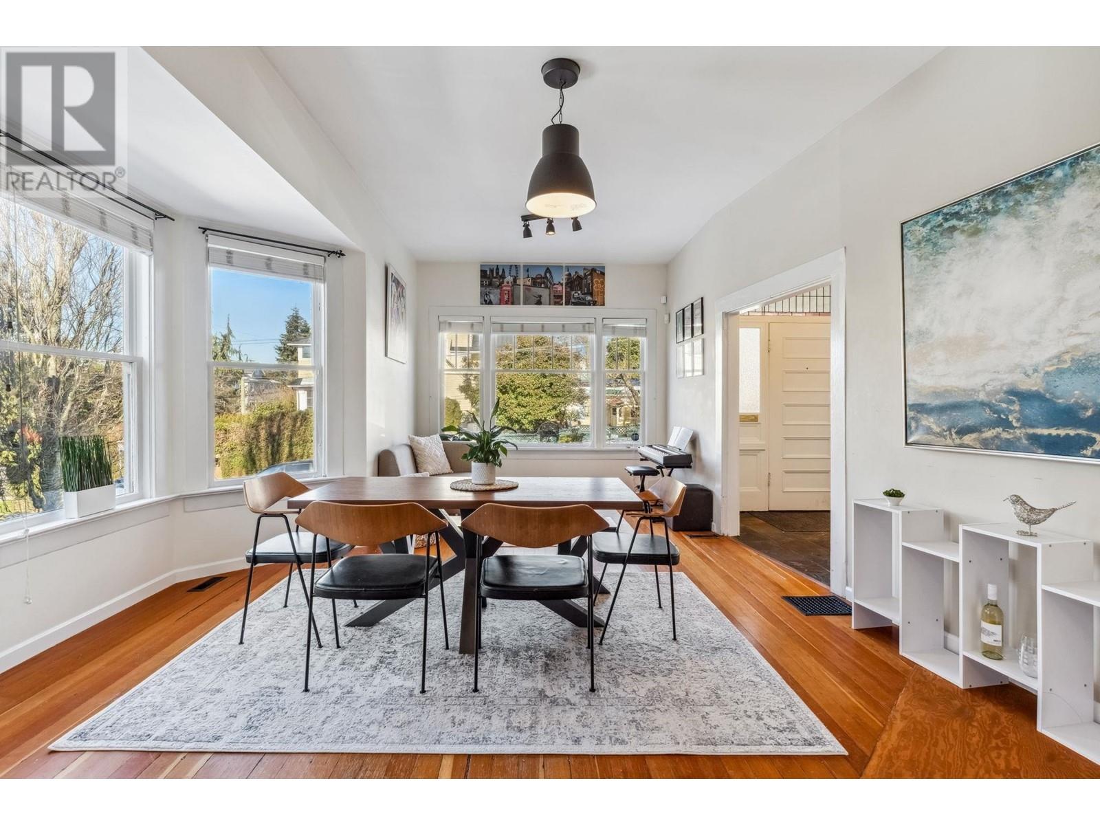 Listing Picture 6 of 37 : 2656-2658 W 3RD AVENUE, Vancouver / 溫哥華 - 魯藝地產 Yvonne Lu Group - MLS Medallion Club Member