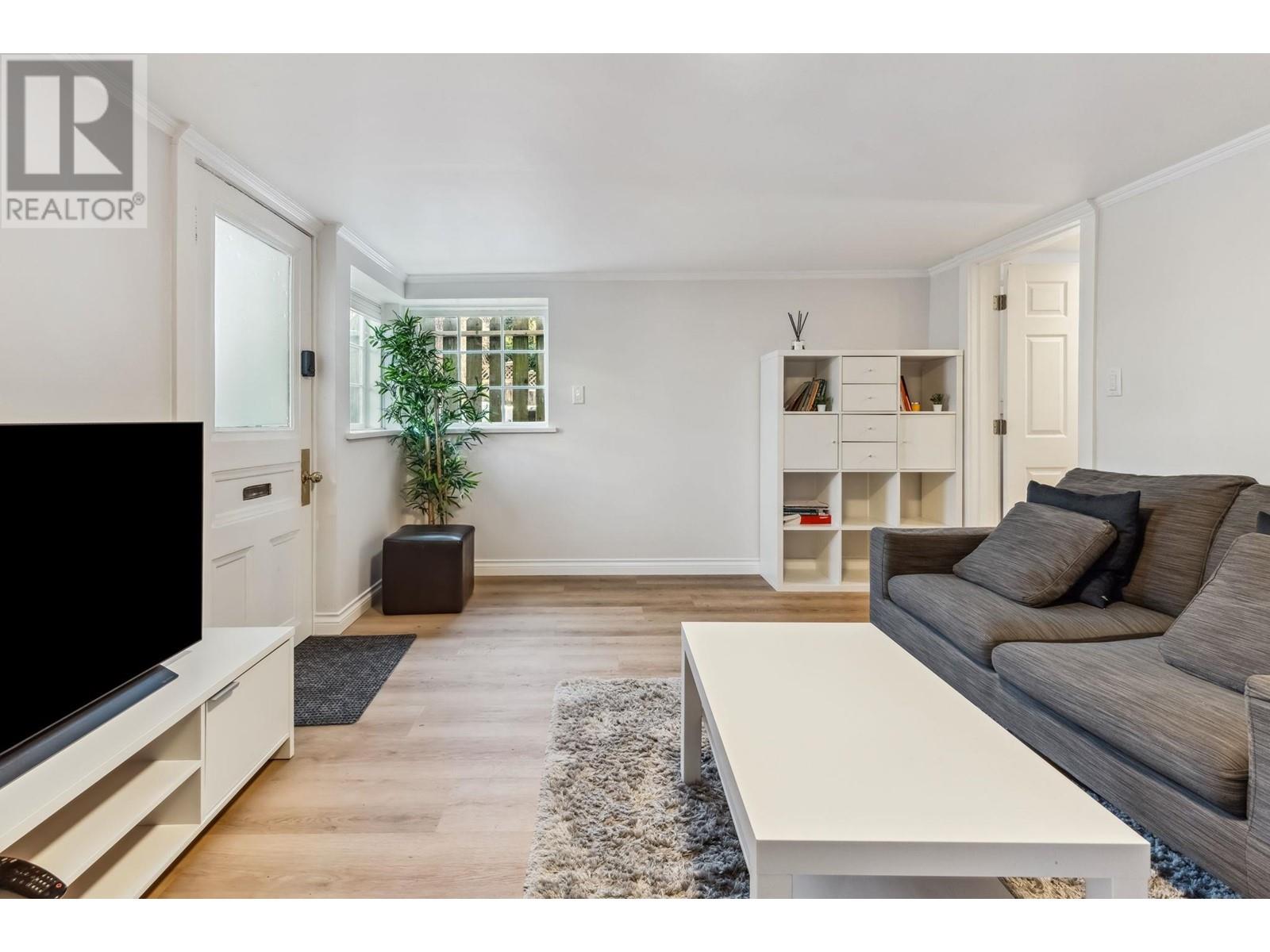 Listing Picture 34 of 37 : 2656-2658 W 3RD AVENUE, Vancouver / 溫哥華 - 魯藝地產 Yvonne Lu Group - MLS Medallion Club Member