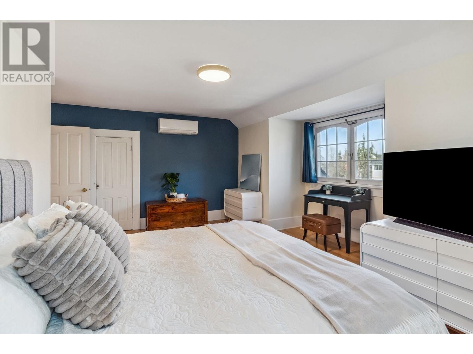 Listing Picture 27 of 37 : 2656-2658 W 3RD AVENUE, Vancouver / 溫哥華 - 魯藝地產 Yvonne Lu Group - MLS Medallion Club Member