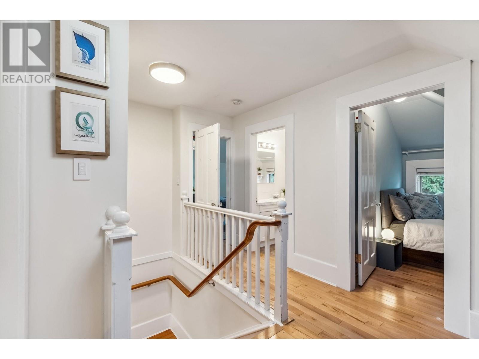 Listing Picture 25 of 37 : 2656-2658 W 3RD AVENUE, Vancouver / 溫哥華 - 魯藝地產 Yvonne Lu Group - MLS Medallion Club Member