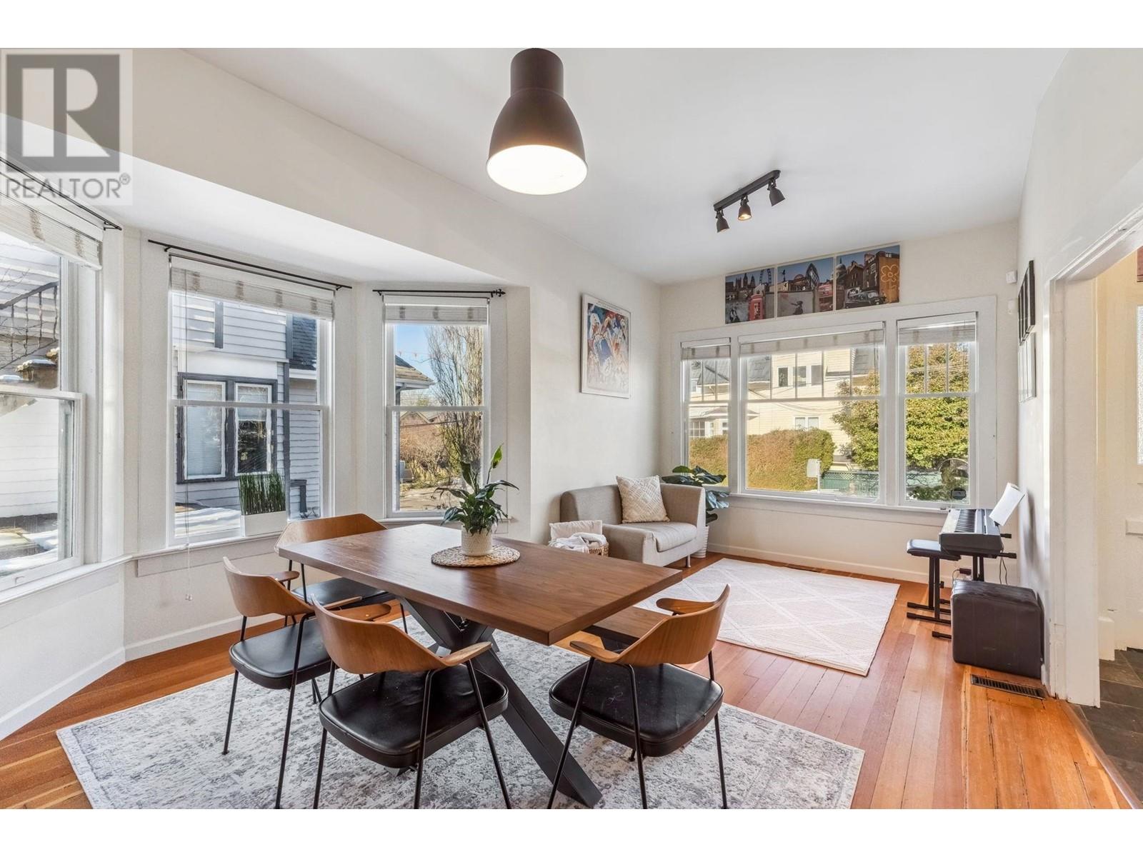 Listing Picture 5 of 37 : 2656-2658 W 3RD AVENUE, Vancouver / 溫哥華 - 魯藝地產 Yvonne Lu Group - MLS Medallion Club Member