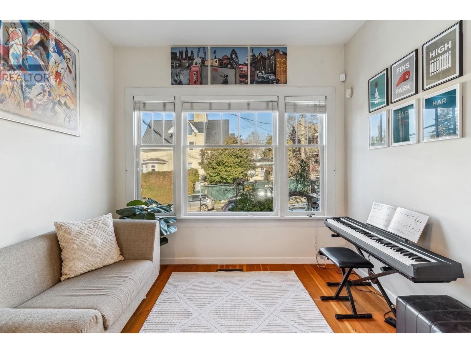 Listing Picture 8 of 37 : 2656-2658 W 3RD AVENUE, Vancouver / 溫哥華 - 魯藝地產 Yvonne Lu Group - MLS Medallion Club Member