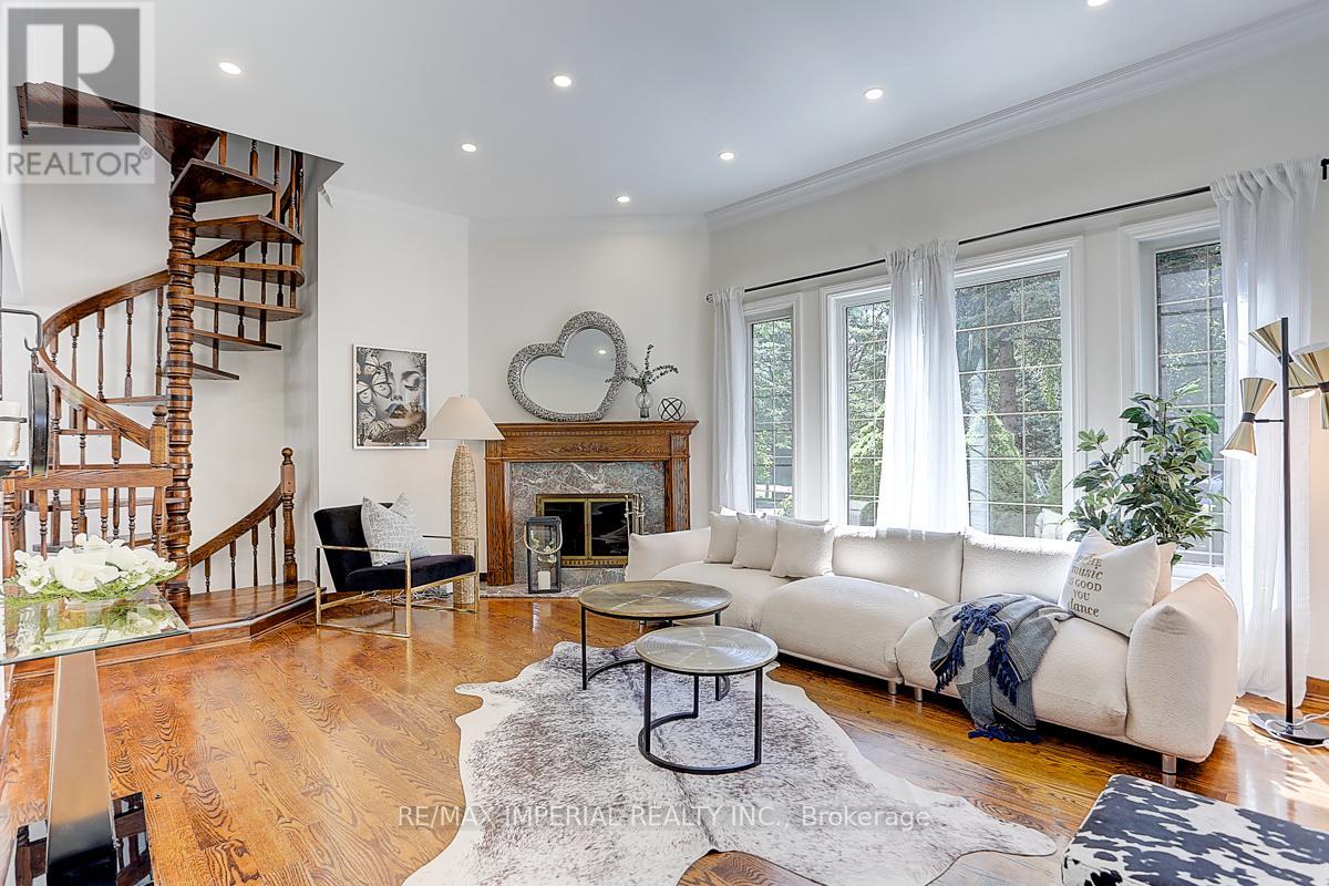 Property at 32 STONEGATE STREET image 3