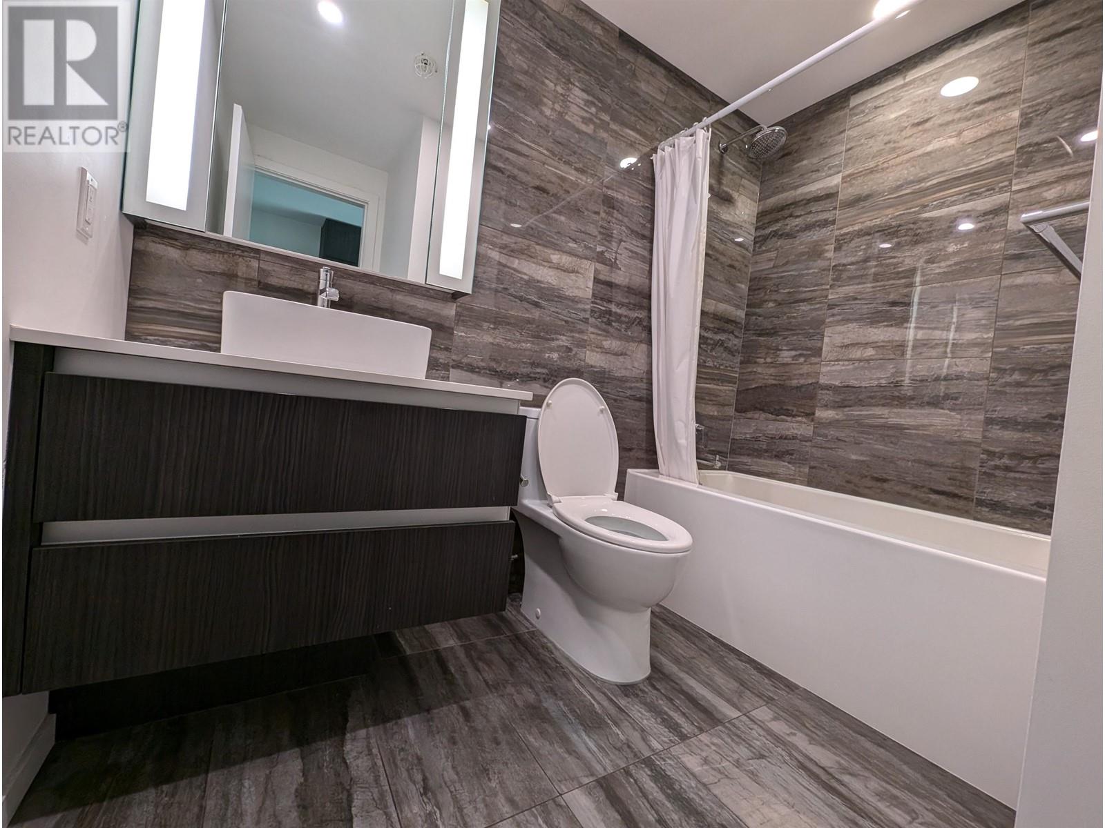 3902 1888 Gilmore Avenue, Burnaby, British Columbia  V5C 0L2 - Photo 11 - R2967909