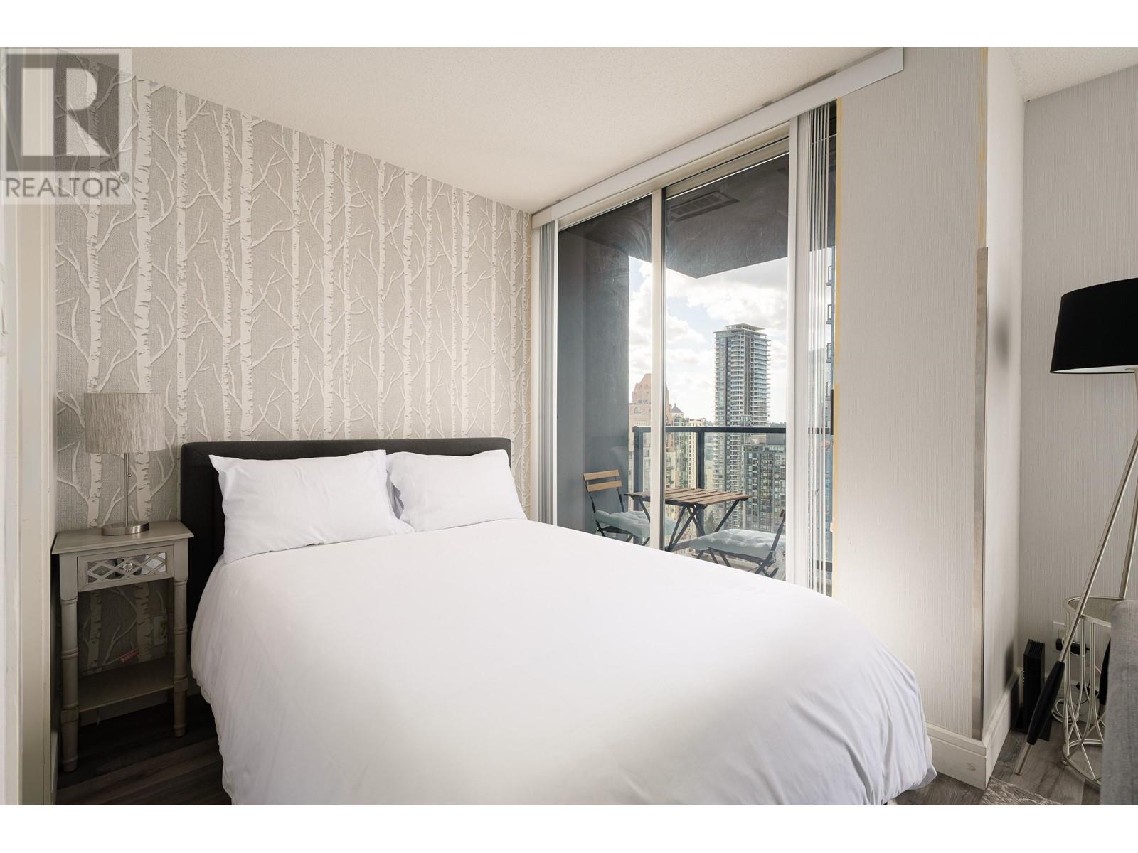 Listing Picture 11 of 30 : 2407 1155 SEYMOUR STREET, Vancouver / 溫哥華 - 魯藝地產 Yvonne Lu Group - MLS Medallion Club Member