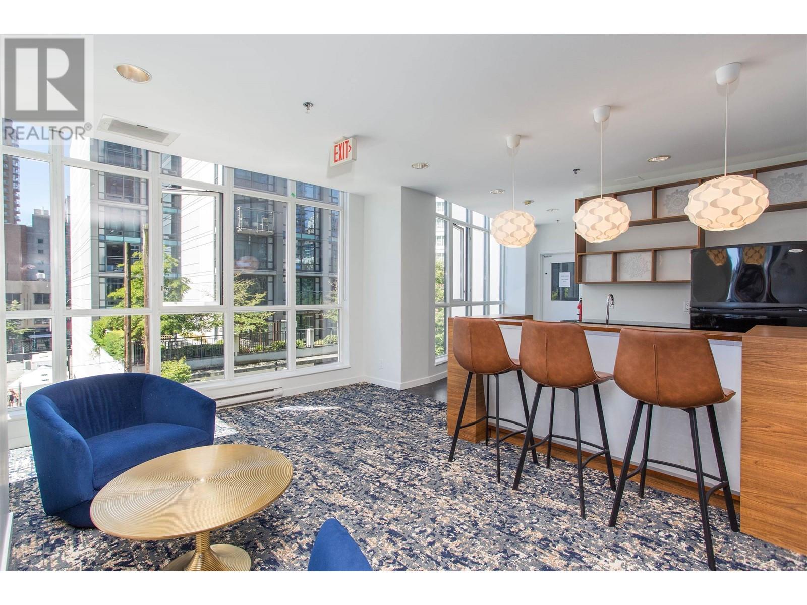 Listing Picture 24 of 30 : 2407 1155 SEYMOUR STREET, Vancouver / 溫哥華 - 魯藝地產 Yvonne Lu Group - MLS Medallion Club Member