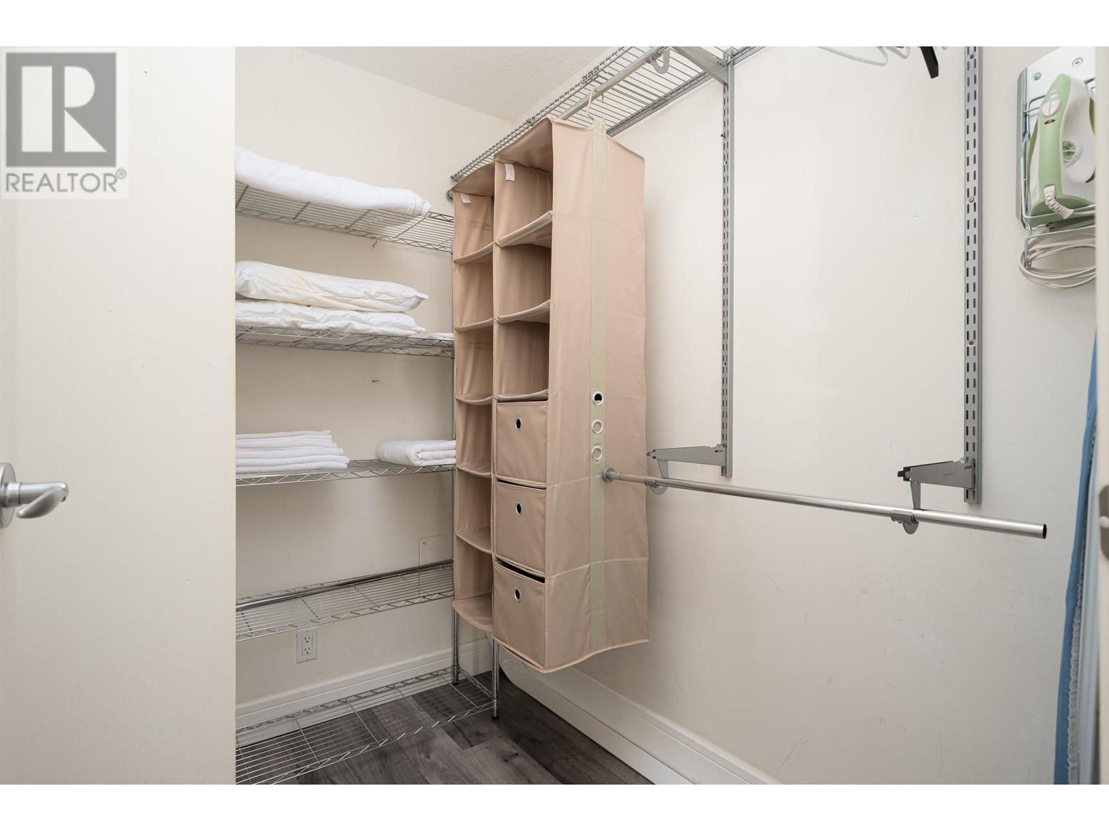 Listing Picture 13 of 30 : 2407 1155 SEYMOUR STREET, Vancouver / 溫哥華 - 魯藝地產 Yvonne Lu Group - MLS Medallion Club Member