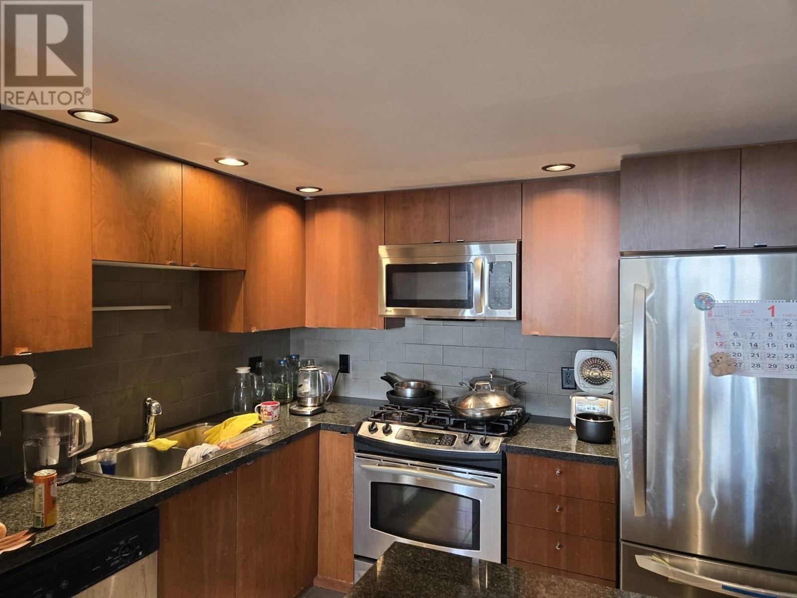 Listing Picture 3 of 21 : 1706 9188 HEMLOCK DRIVE, Richmond / 烈治文 - 魯藝地產 Yvonne Lu Group - MLS Medallion Club Member