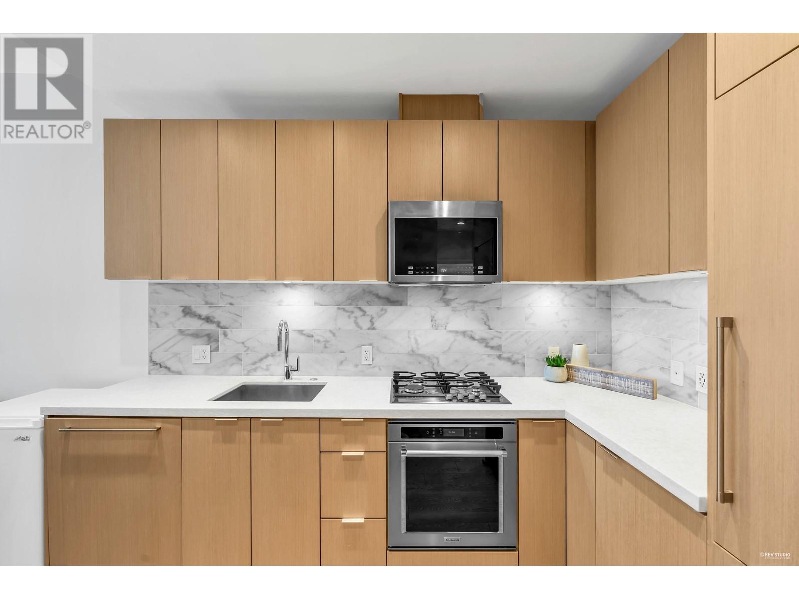 Listing Picture 10 of 38 : 3006 8189 CAMBIE STREET, Vancouver / 溫哥華 - 魯藝地產 Yvonne Lu Group - MLS Medallion Club Member