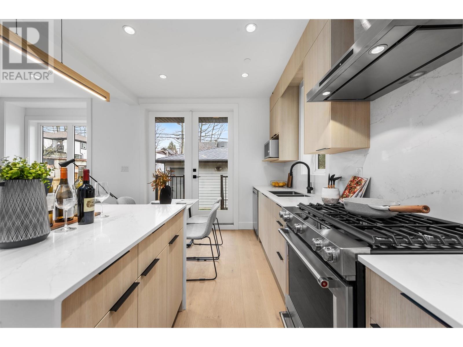 2038 E 1st Avenue, Vancouver, British Columbia  V5N 1B5 - Photo 7 - R2968088