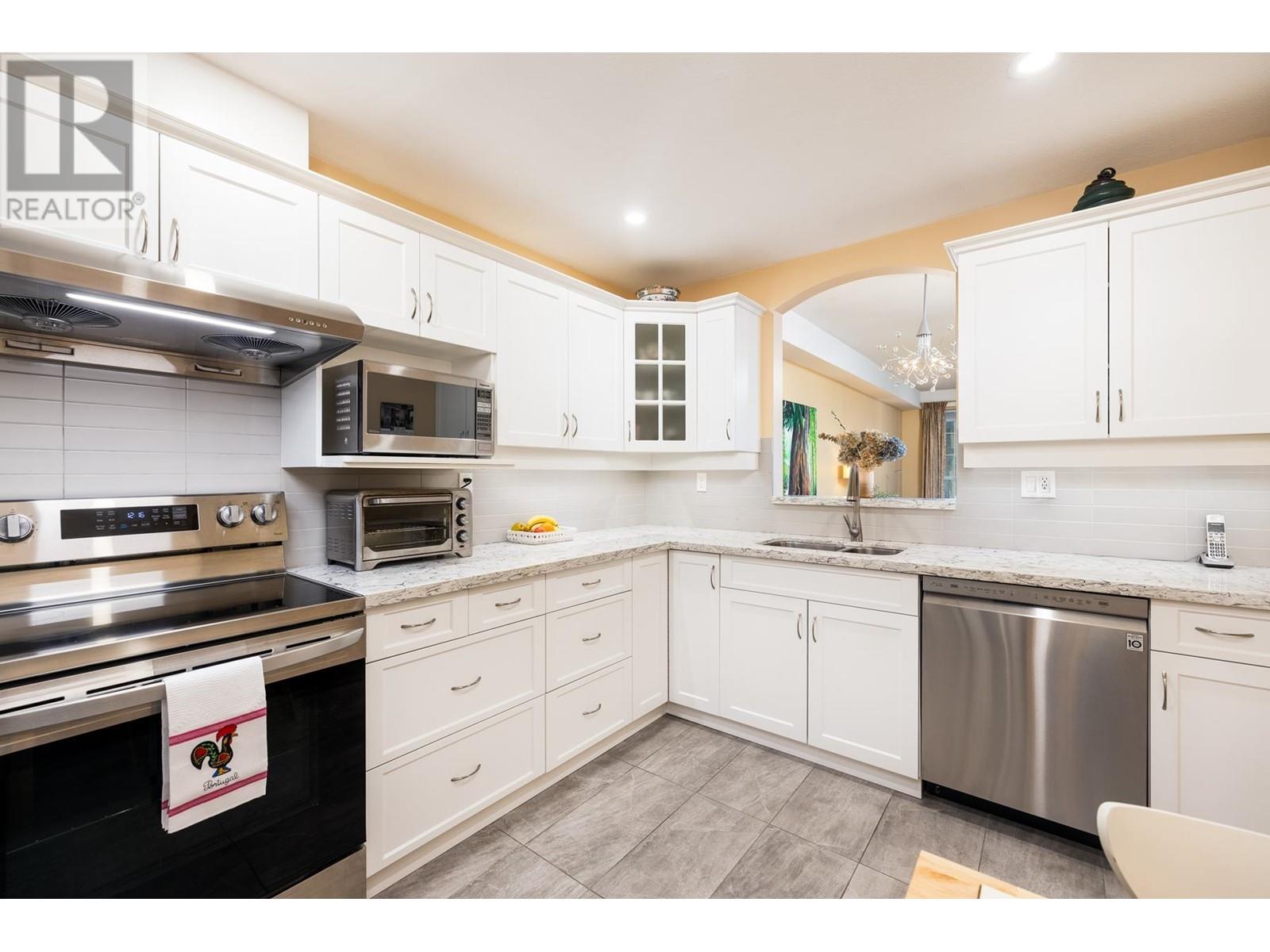 Listing Picture 8 of 22 : 131 5835 HAMPTON PLACE, Vancouver / 溫哥華 - 魯藝地產 Yvonne Lu Group - MLS Medallion Club Member