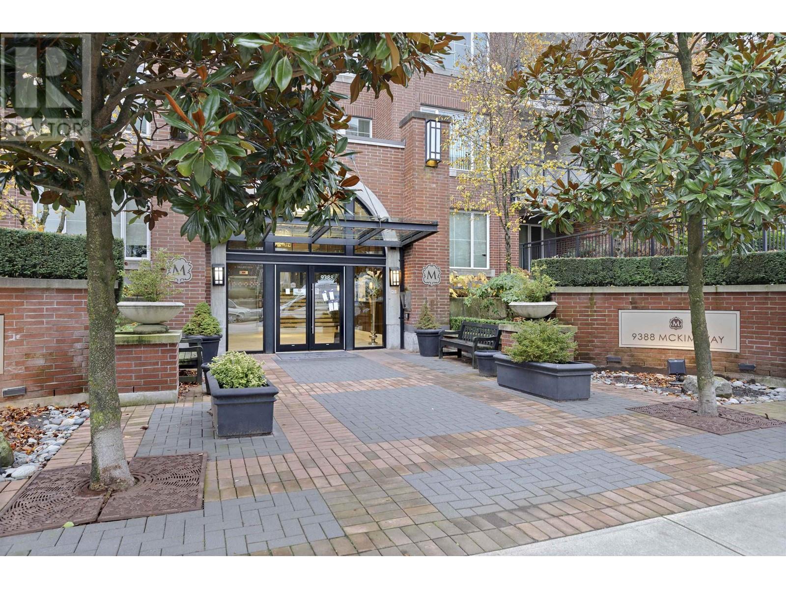 Listing Picture 21 of 31 : 219 9388 MCKIM WAY, Richmond / 烈治文 - 魯藝地產 Yvonne Lu Group - MLS Medallion Club Member
