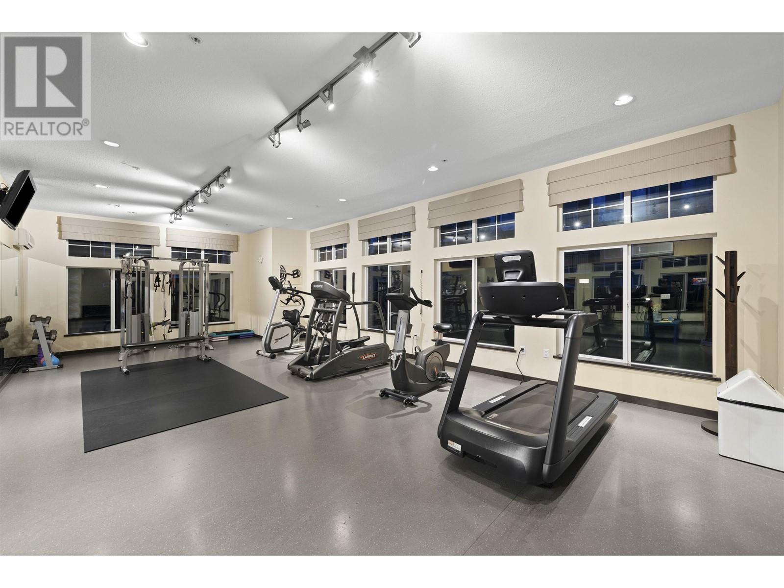 Listing Picture 25 of 31 : 219 9388 MCKIM WAY, Richmond / 烈治文 - 魯藝地產 Yvonne Lu Group - MLS Medallion Club Member