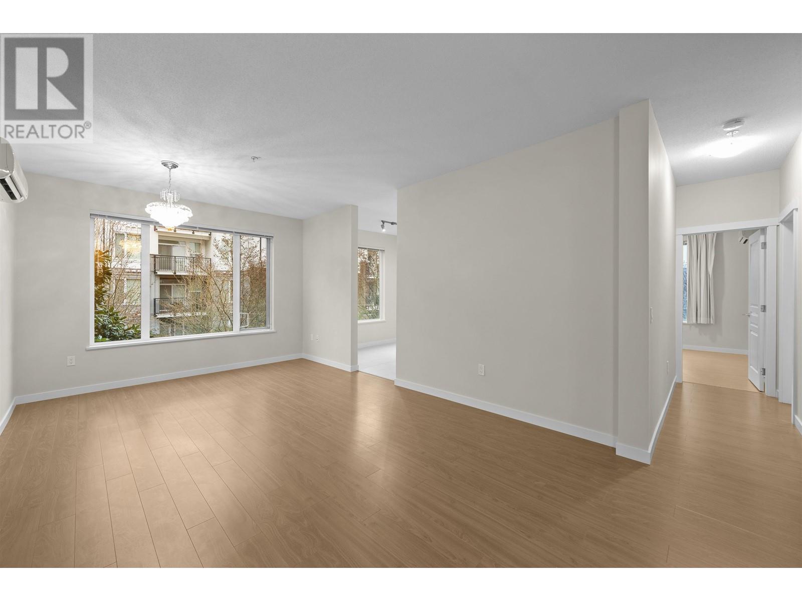 Listing Picture 8 of 31 : 219 9388 MCKIM WAY, Richmond / 烈治文 - 魯藝地產 Yvonne Lu Group - MLS Medallion Club Member