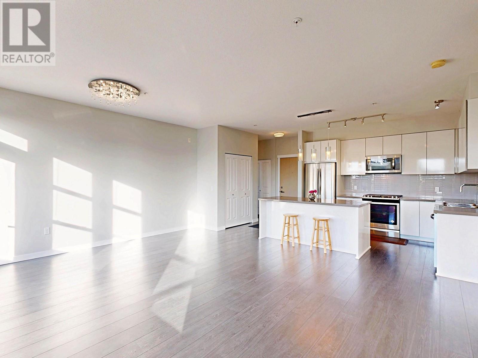 501 609 Cottonwood Avenue, Coquitlam, British Columbia  V3J 0H2 - Photo 3 - R2968106