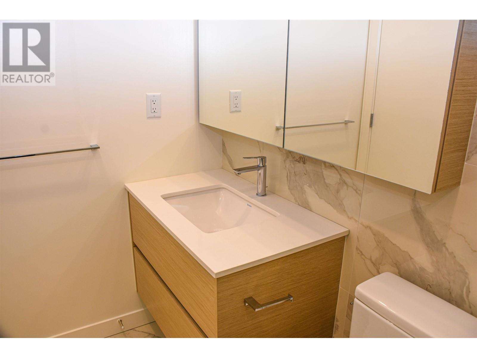 1702 200 Klahanie Court, West Vancouver, British Columbia  V7P 0E4 - Photo 11 - R2968137
