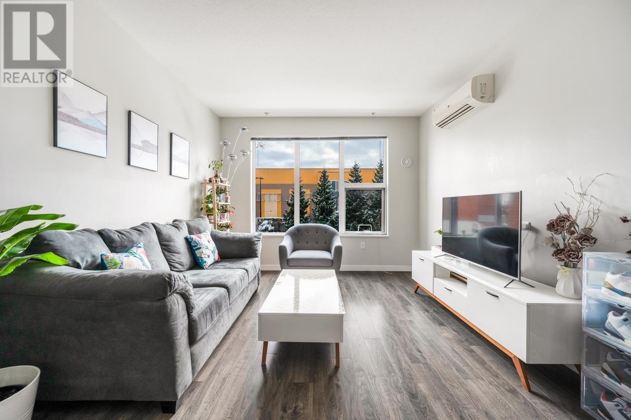 Listing Picture 4 of 17 : 227 9311 ALEXANDRA ROAD, Richmond / 烈治文 - 魯藝地產 Yvonne Lu Group - MLS Medallion Club Member