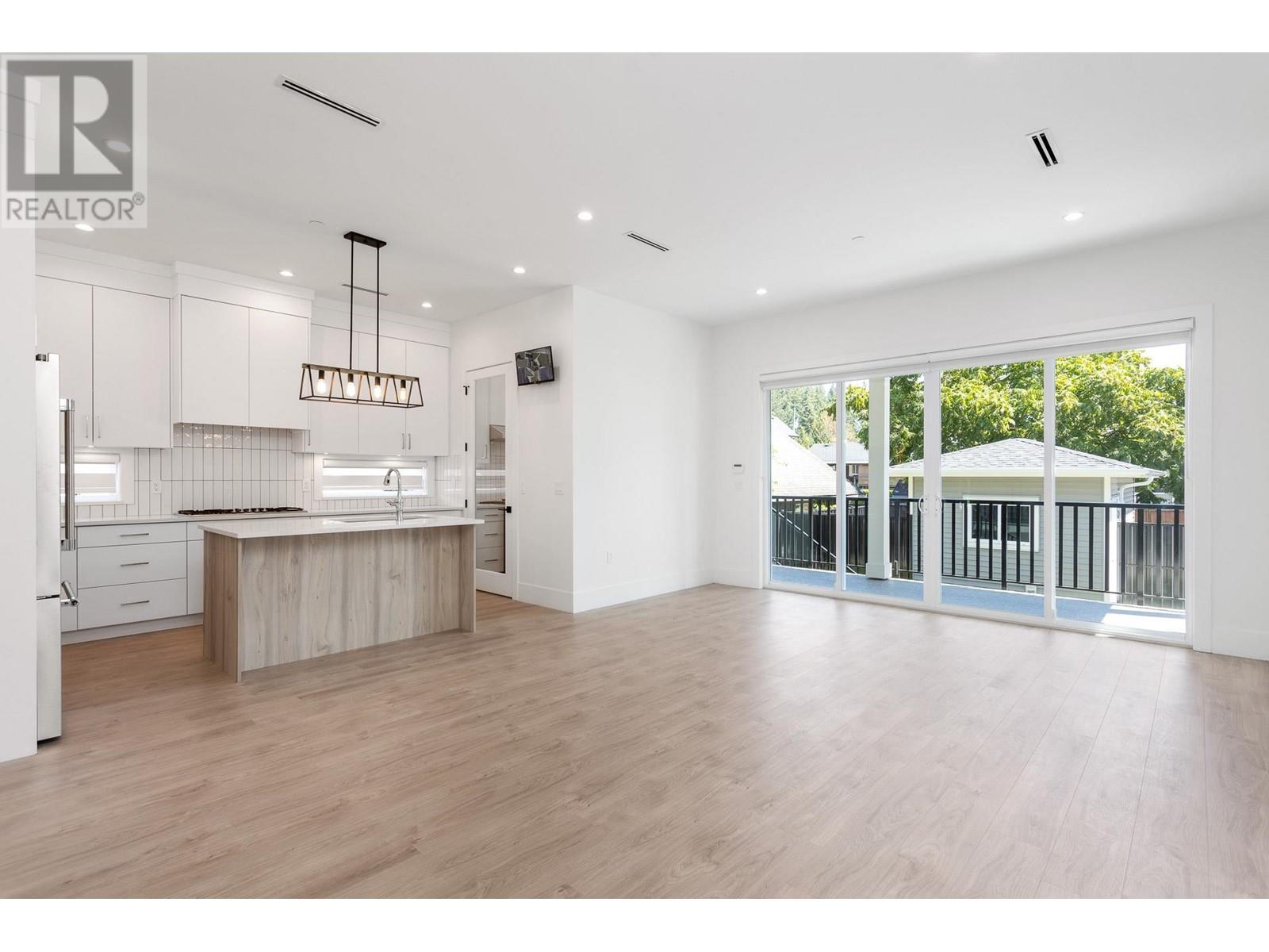 3548 Oxford Street, Port Coquitlam, British Columbia  V3B 4E4 - Photo 11 - R2968096