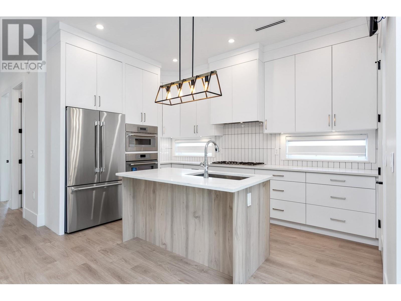3548 Oxford Street, Port Coquitlam, British Columbia  V3B 4E4 - Photo 14 - R2968096