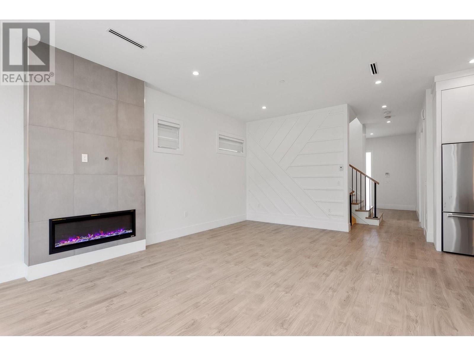 3548 Oxford Street, Port Coquitlam, British Columbia  V3B 4E4 - Photo 9 - R2968096