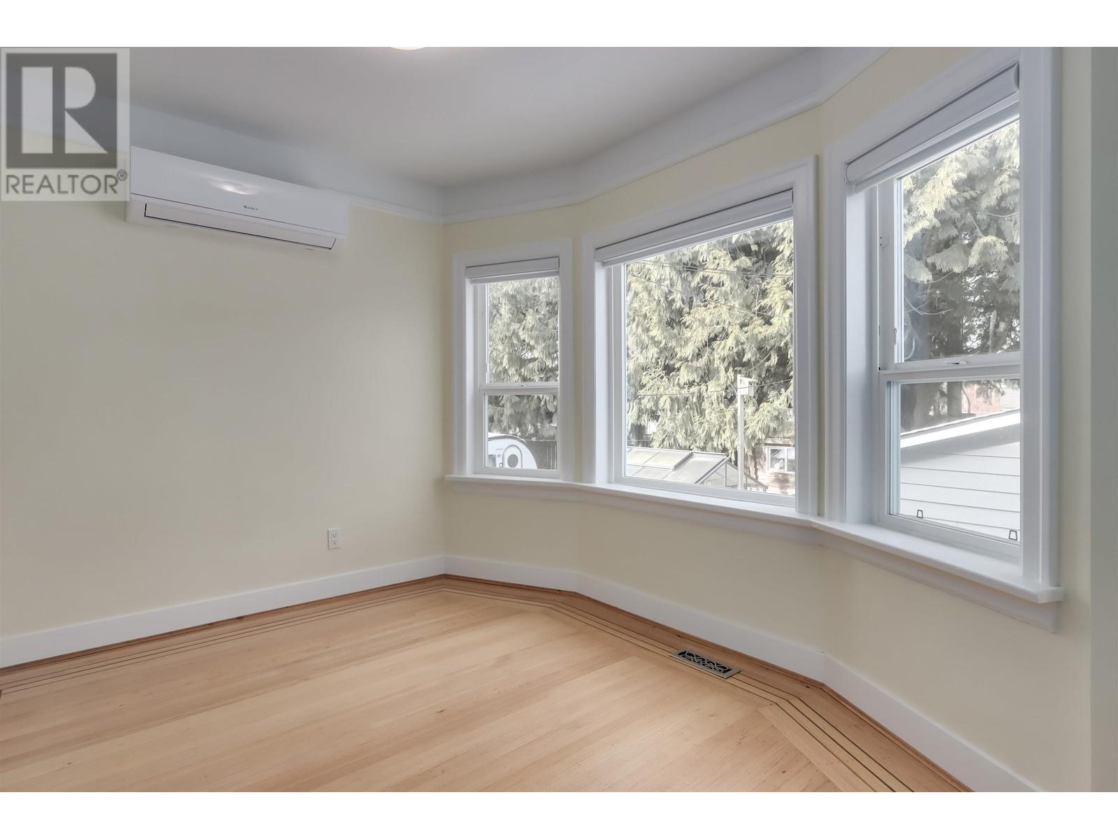 Listing Picture 14 of 24 : 207 W 19TH AVENUE, Vancouver / 溫哥華 - 魯藝地產 Yvonne Lu Group - MLS Medallion Club Member