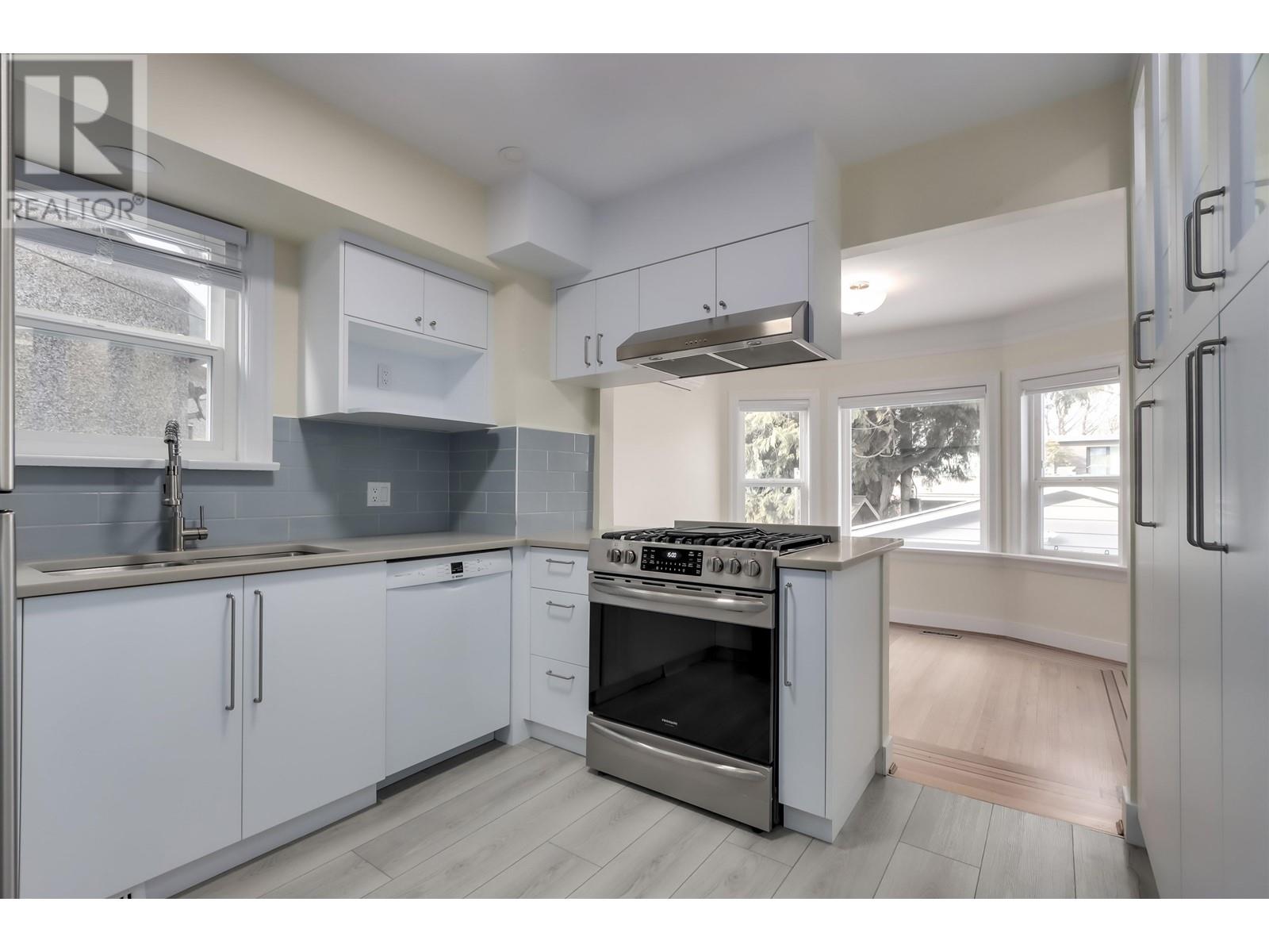 Listing Picture 16 of 24 : 207 W 19TH AVENUE, Vancouver / 溫哥華 - 魯藝地產 Yvonne Lu Group - MLS Medallion Club Member