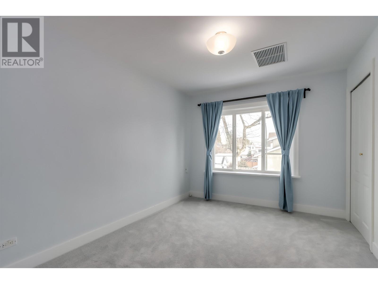 Listing Picture 18 of 24 : 207 W 19TH AVENUE, Vancouver / 溫哥華 - 魯藝地產 Yvonne Lu Group - MLS Medallion Club Member