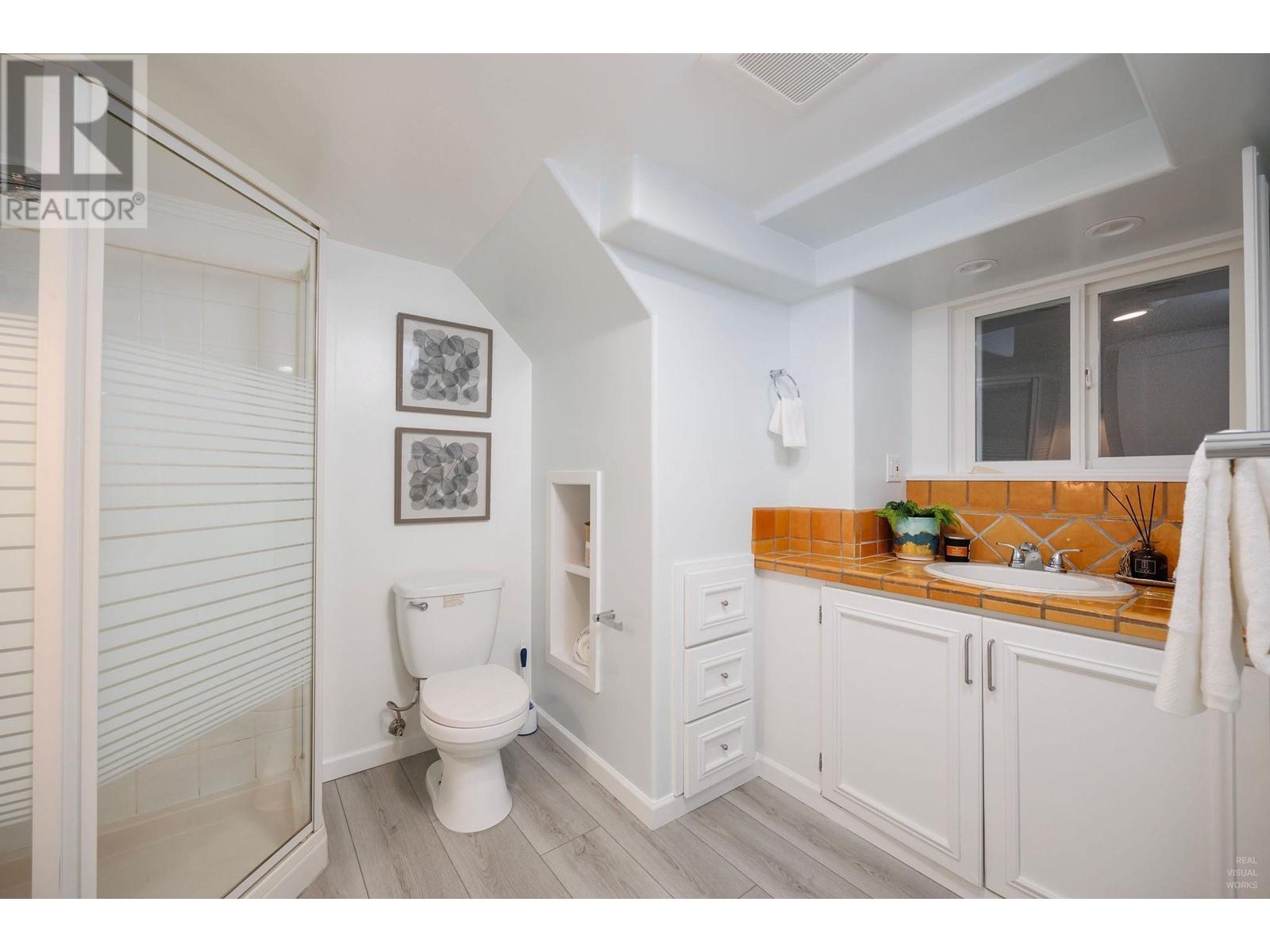 Listing Picture 22 of 24 : 207 W 19TH AVENUE, Vancouver / 溫哥華 - 魯藝地產 Yvonne Lu Group - MLS Medallion Club Member