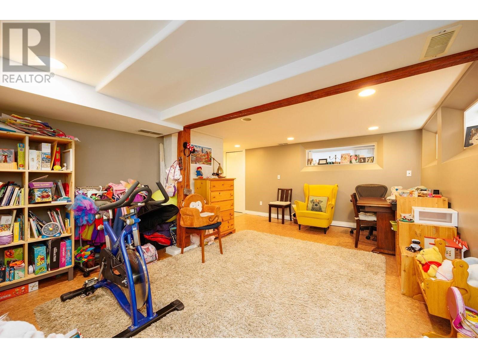 Listing Picture 8 of 24 : 207 W 19TH AVENUE, Vancouver / 溫哥華 - 魯藝地產 Yvonne Lu Group - MLS Medallion Club Member