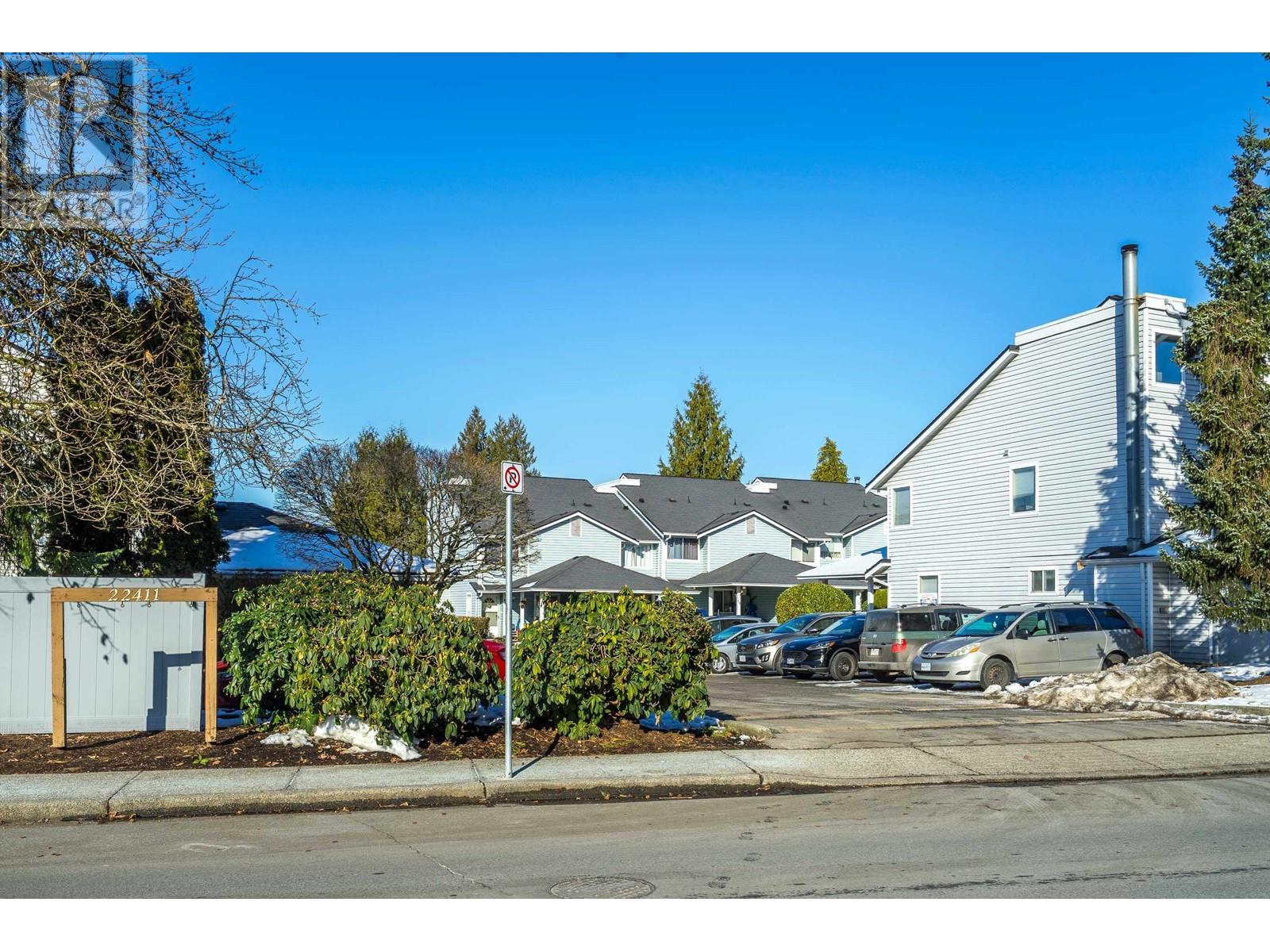 Property at 15 22411 124 AVENUE image 2