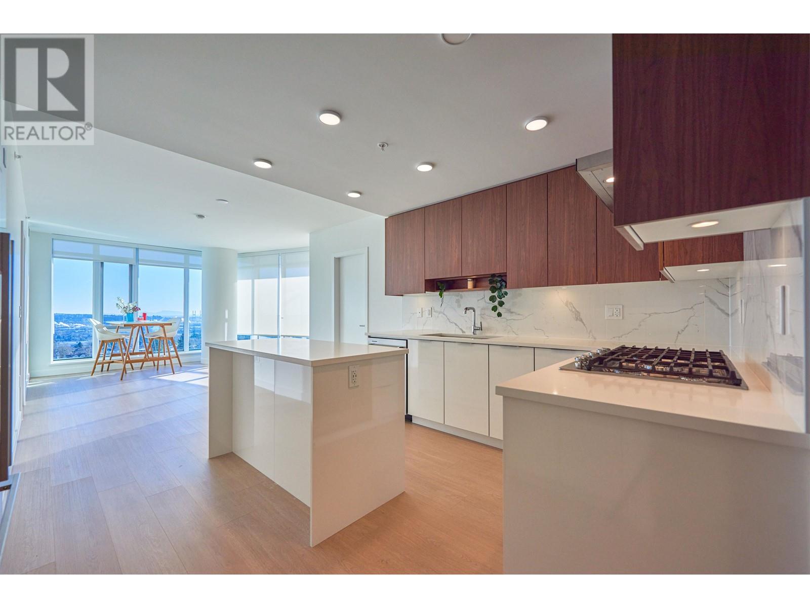 Listing Picture 15 of 29 : 802 7769 PARK CRESCENT, Burnaby / 本拿比 - 魯藝地產 Yvonne Lu Group - MLS Medallion Club Member