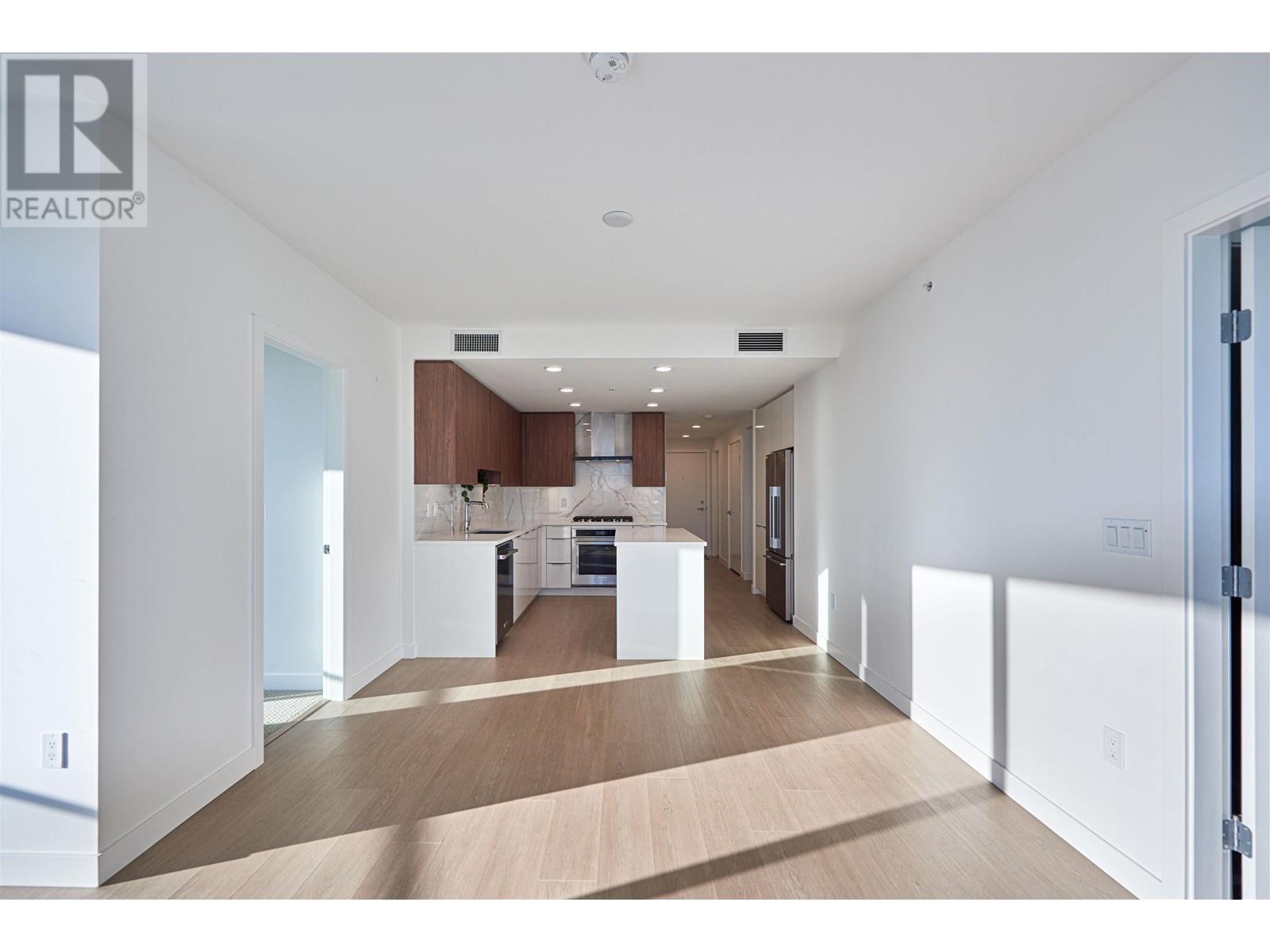 Listing Picture 14 of 29 : 802 7769 PARK CRESCENT, Burnaby / 本拿比 - 魯藝地產 Yvonne Lu Group - MLS Medallion Club Member