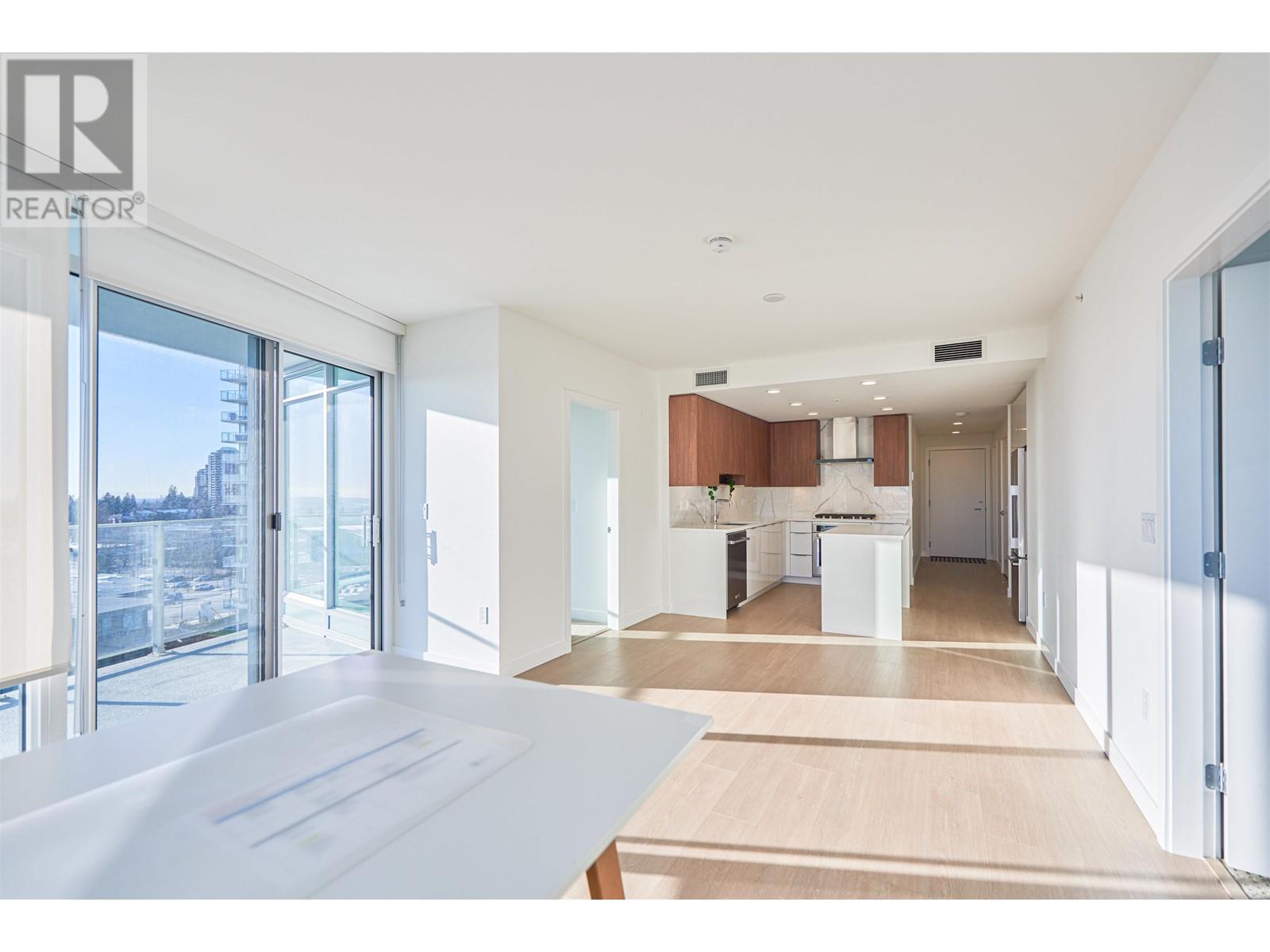 Listing Picture 20 of 29 : 802 7769 PARK CRESCENT, Burnaby / 本拿比 - 魯藝地產 Yvonne Lu Group - MLS Medallion Club Member