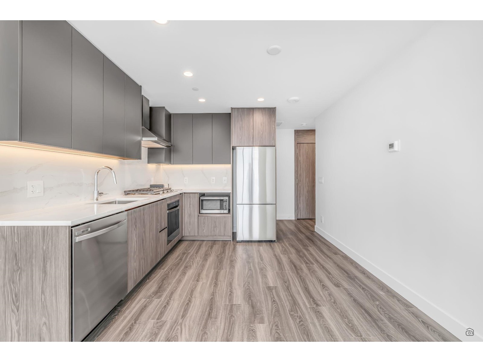 1208 10750 135a Street, Surrey, British Columbia  V3T 0V4 - Photo 7 - R2964905