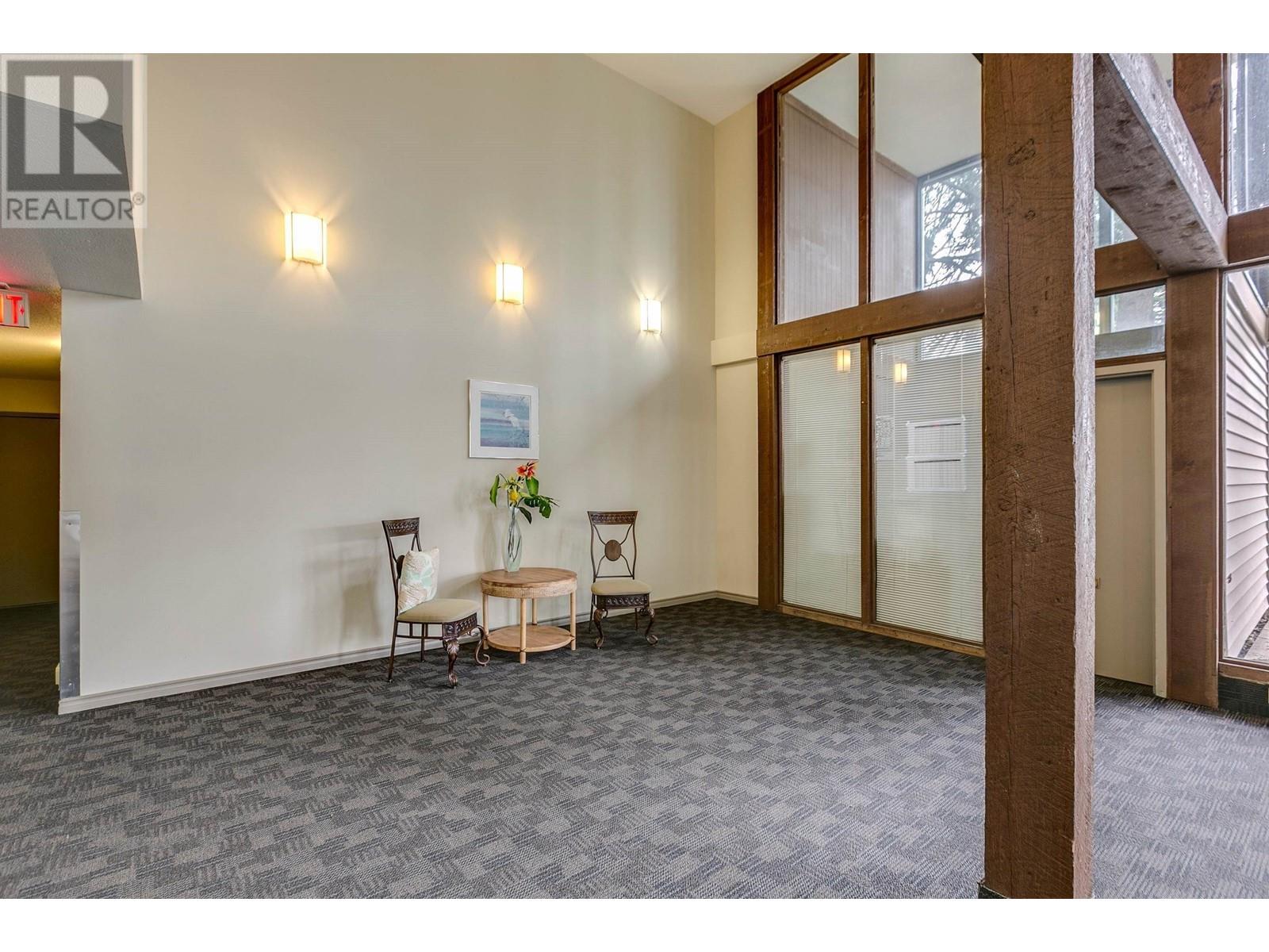 Listing Picture 3 of 3 : 301 8231 GRANVILLE AVENUE, Richmond / 烈治文 - 魯藝地產 Yvonne Lu Group - MLS Medallion Club Member