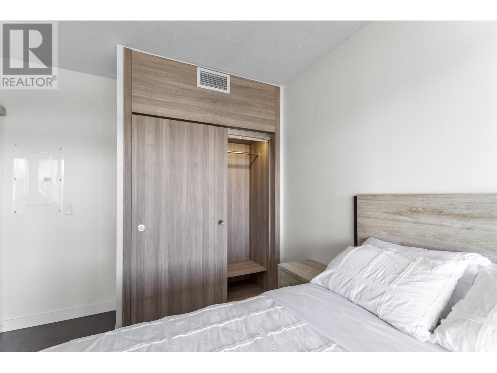 Listing Picture 18 of 31 : 505 4890 LOUGHEED HIGHWAY, Burnaby / 本拿比 - 魯藝地產 Yvonne Lu Group - MLS Medallion Club Member