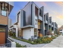 160 2060 CURLING ROAD, North Vancouver, British Columbia