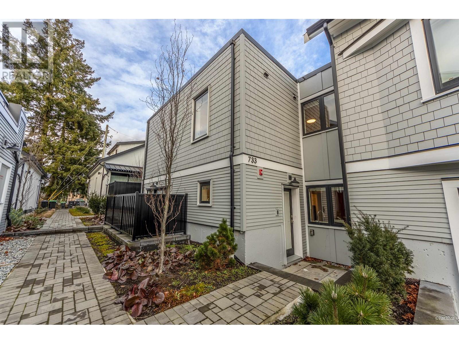 733 E 26TH AVENUE, vancouver, British Columbia