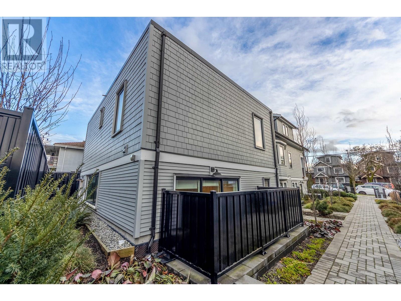733 E 26th Avenue, Vancouver, British Columbia  V5V 2H9 - Photo 2 - R2968168