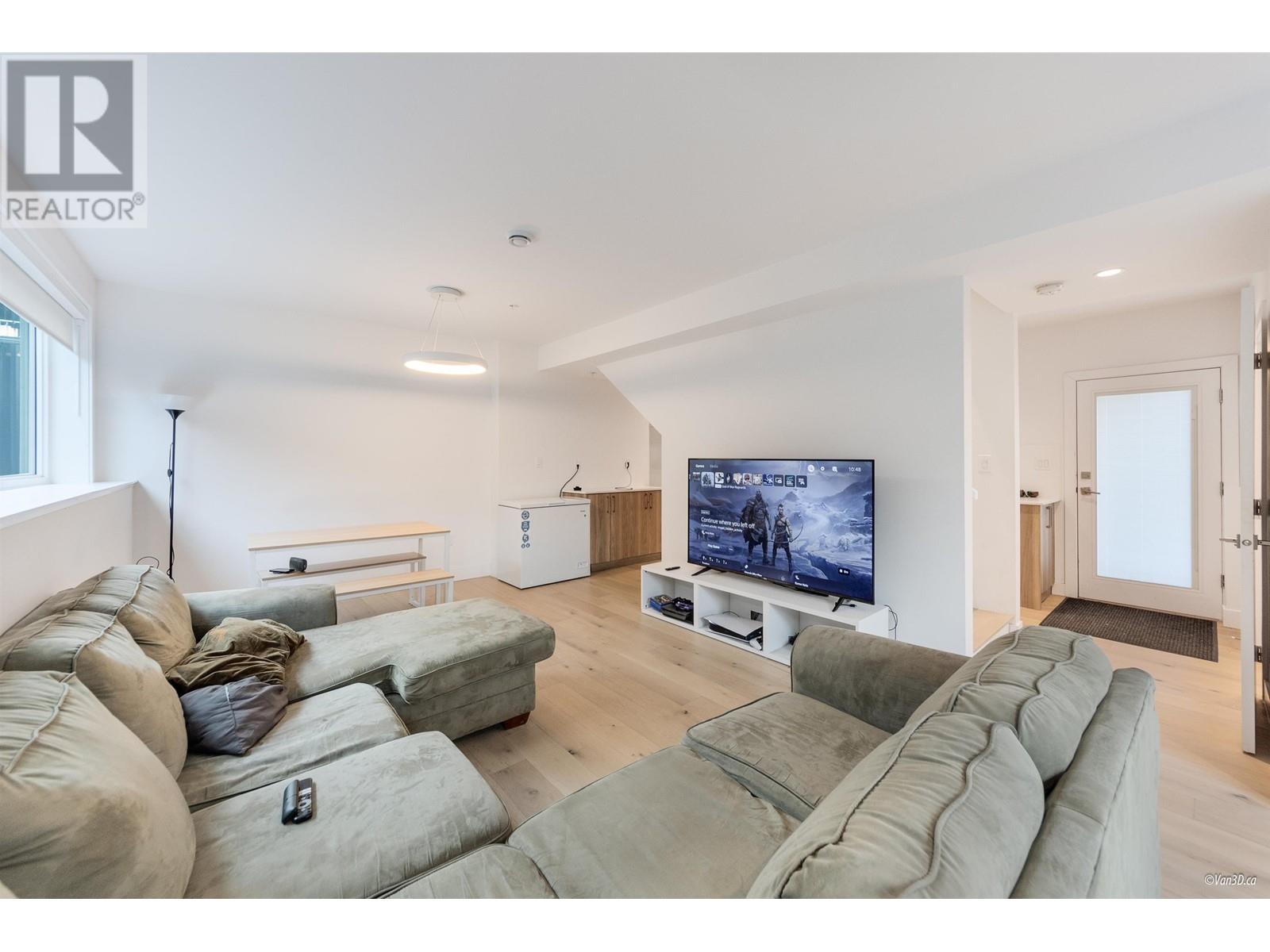 733 E 26th Avenue, Vancouver, British Columbia  V5V 2H9 - Photo 4 - R2968168