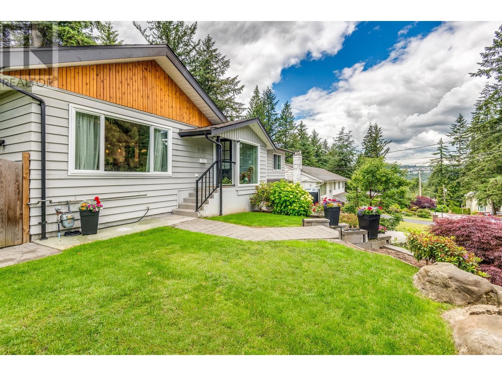 2130 York Place, Port Coquitlam, British Columbia  V3C 1H5 - Photo 2 - R2968156